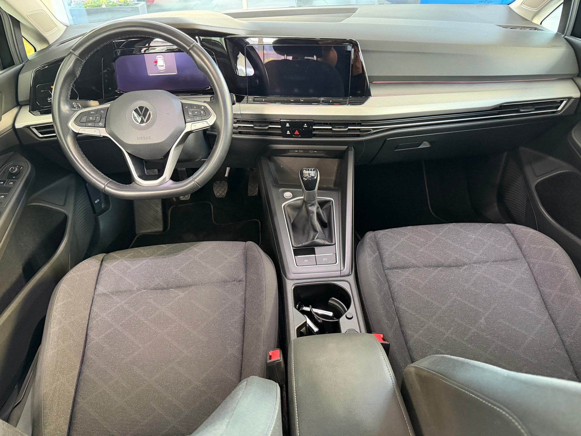 VW Golf Variant 1.5 TSI Life-image-11