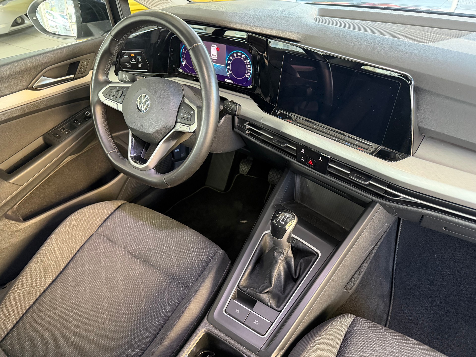 VW Golf Variant 1.5 TSI Life-image-14