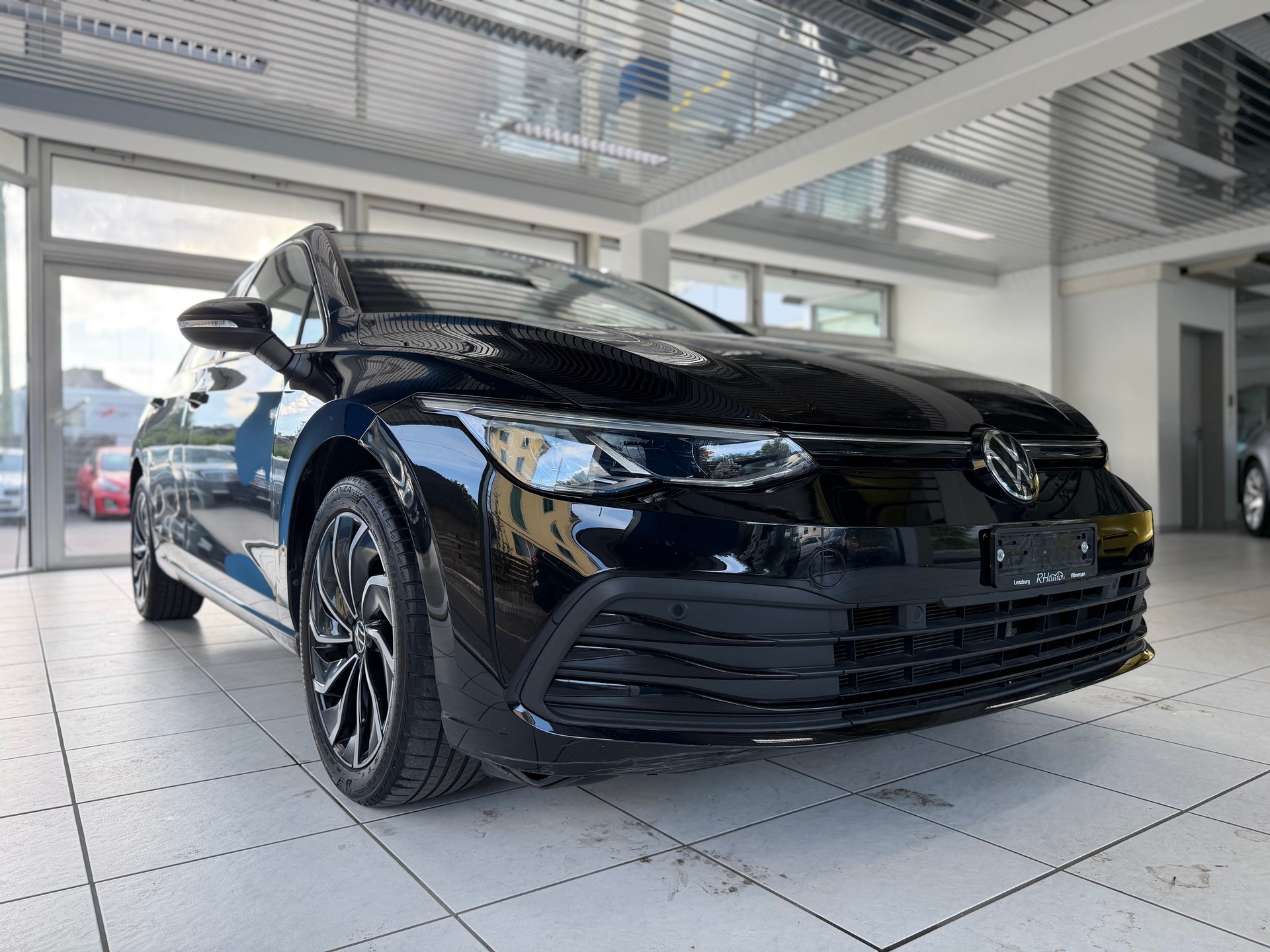 VW Golf Variant 1.5 TSI Life-showroom-element-3
