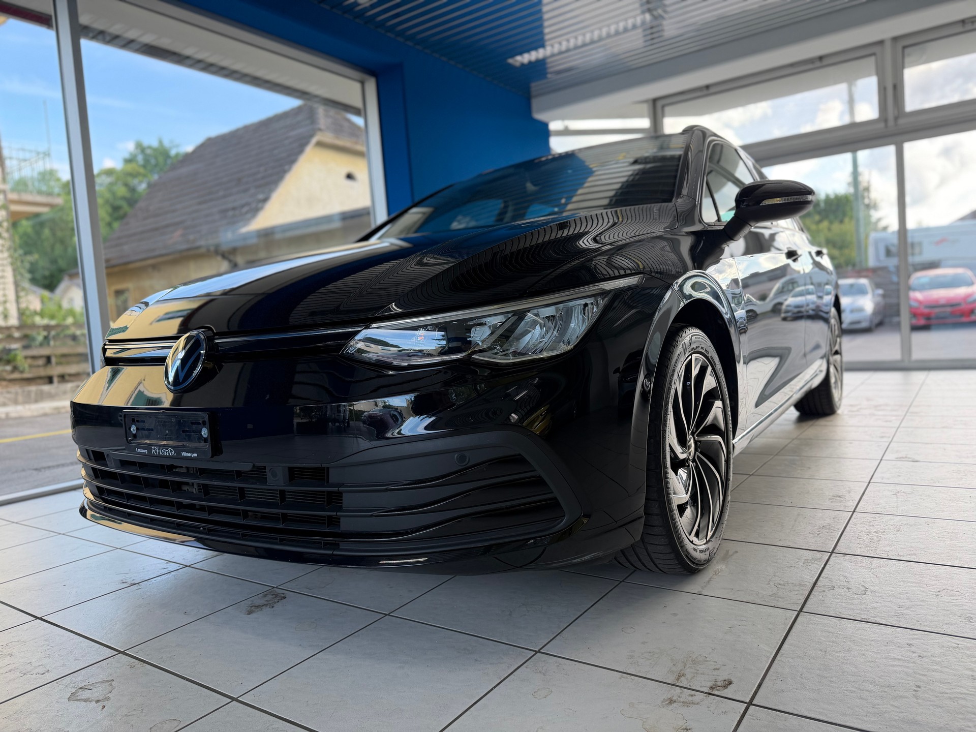 VW Golf Variant 1.5 TSI Life-showroom-element-1