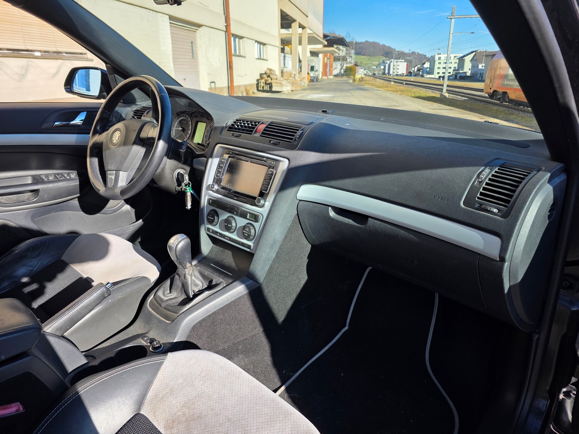 SKODA Octavia 2.0 TFSI RS-image-4