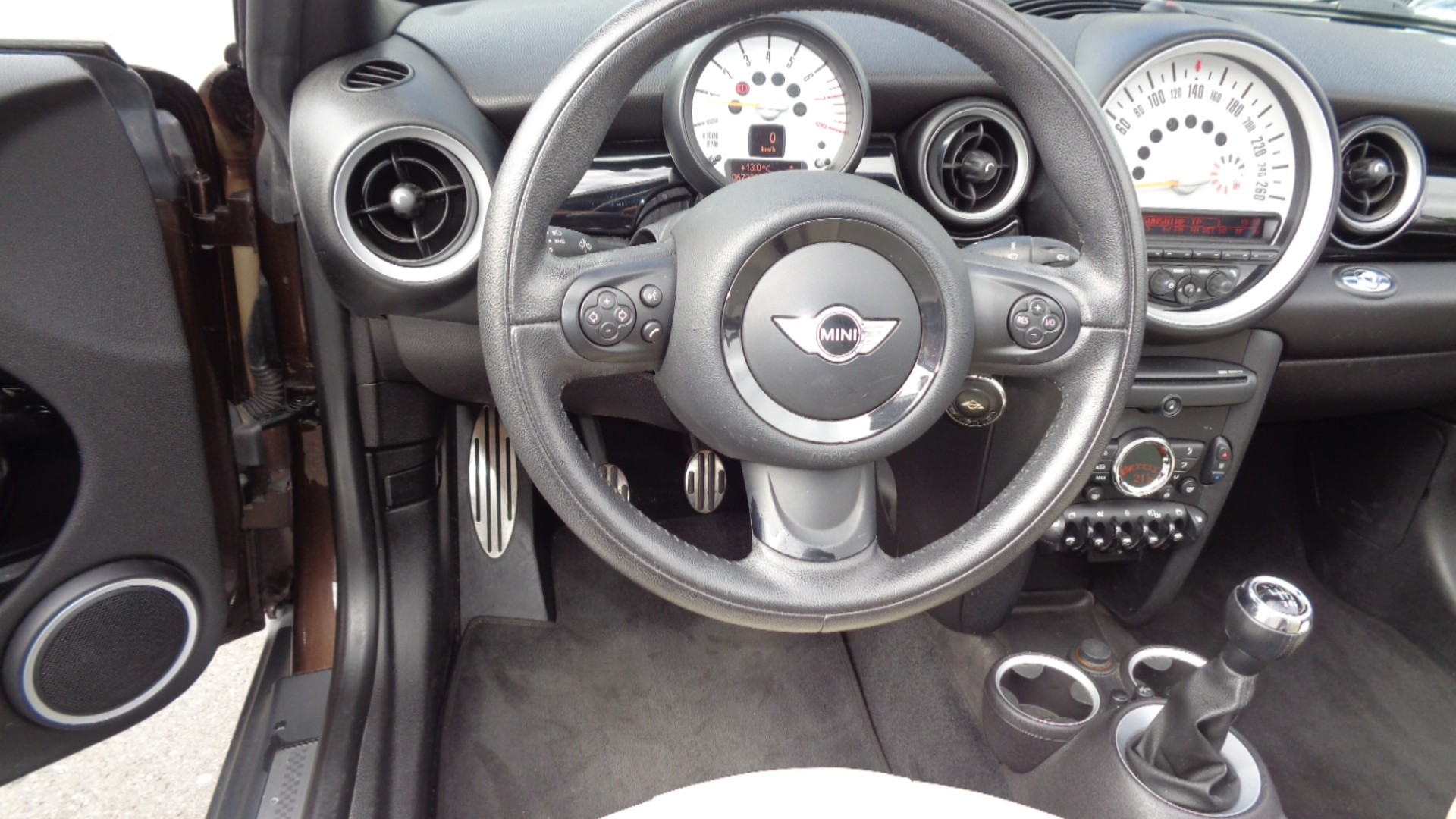 MINI Cooper S Cabriolet-image-9