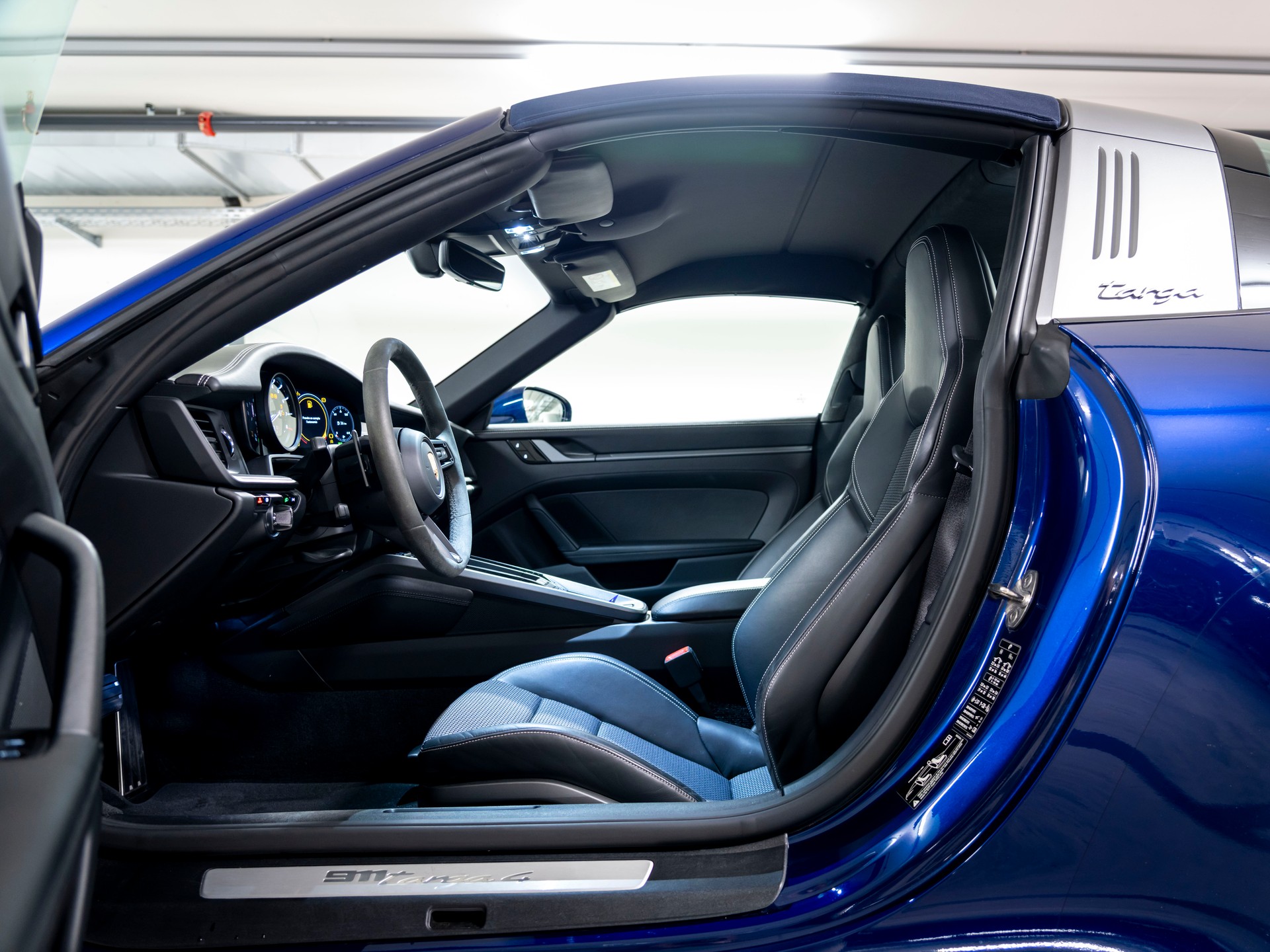PORSCHE 911 Targa 4 PDK-image-12