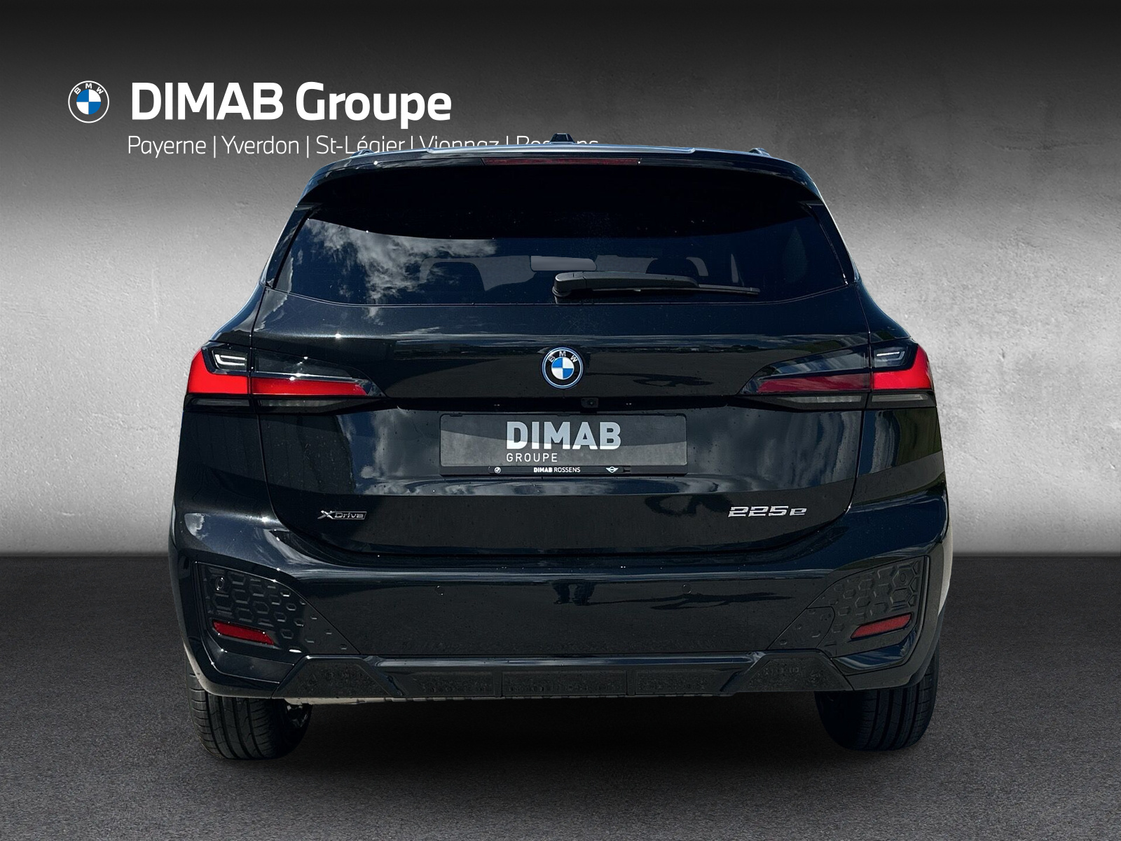 BMW 225e xDrive Active Tourer-showroom-element-3