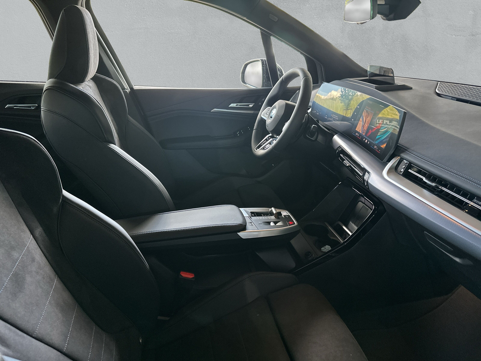 BMW 225e xDrive Active Tourer-image-12