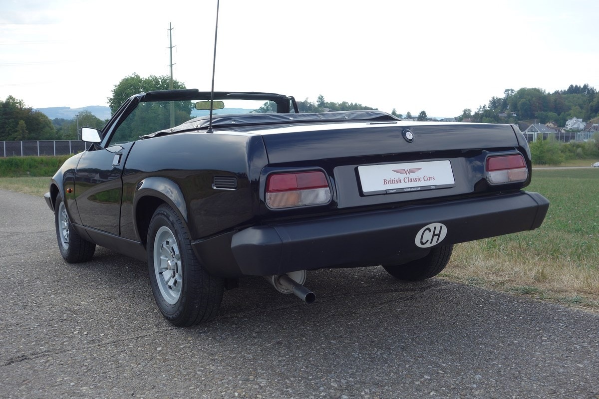 TRIUMPH TR7-showroom-element-3