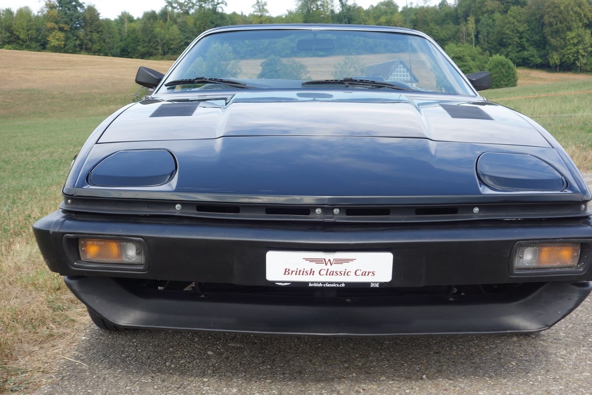 TRIUMPH TR7-showroom-element-2