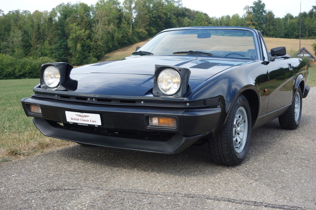 TRIUMPH TR7-showroom-element-1