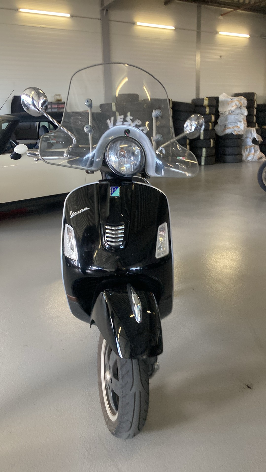 PIAGGIO Vespa GTS Super 300 i.e-image-4