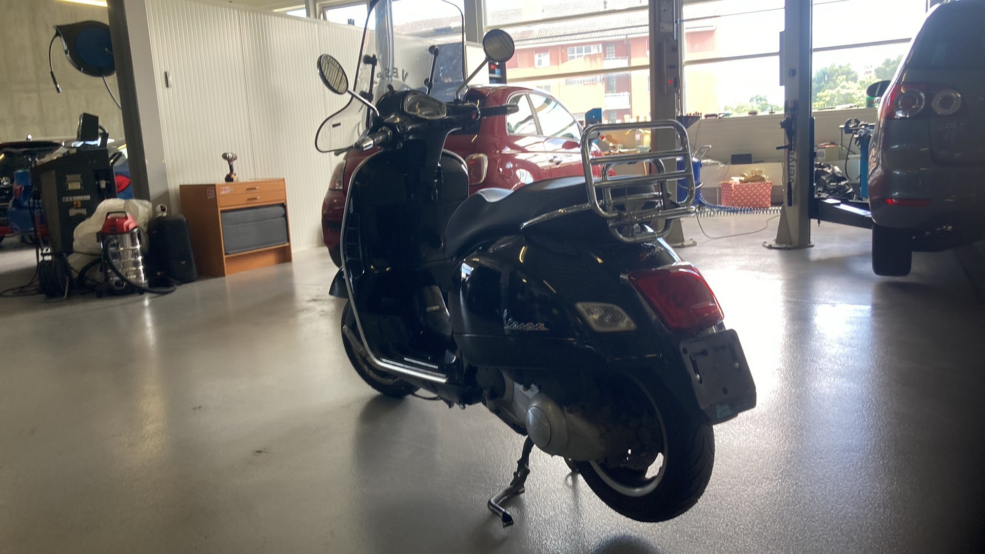 PIAGGIO Vespa GTS Super 300 i.e-image-3