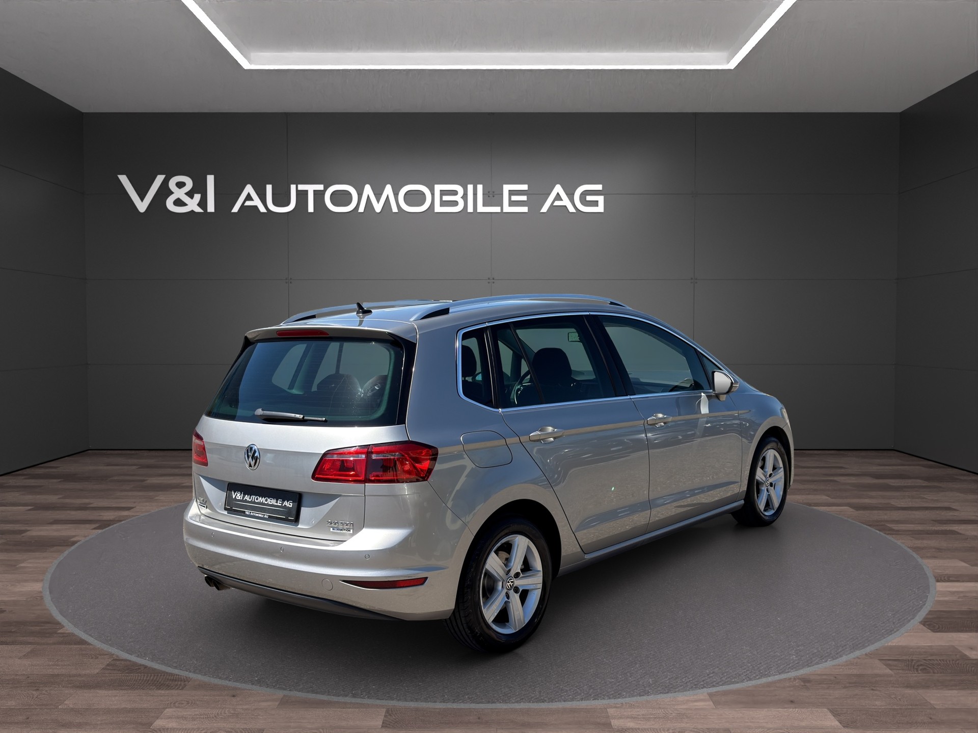 VW Golf Sportsvan 2.0 TDI Highline DSG-showroom-element-3