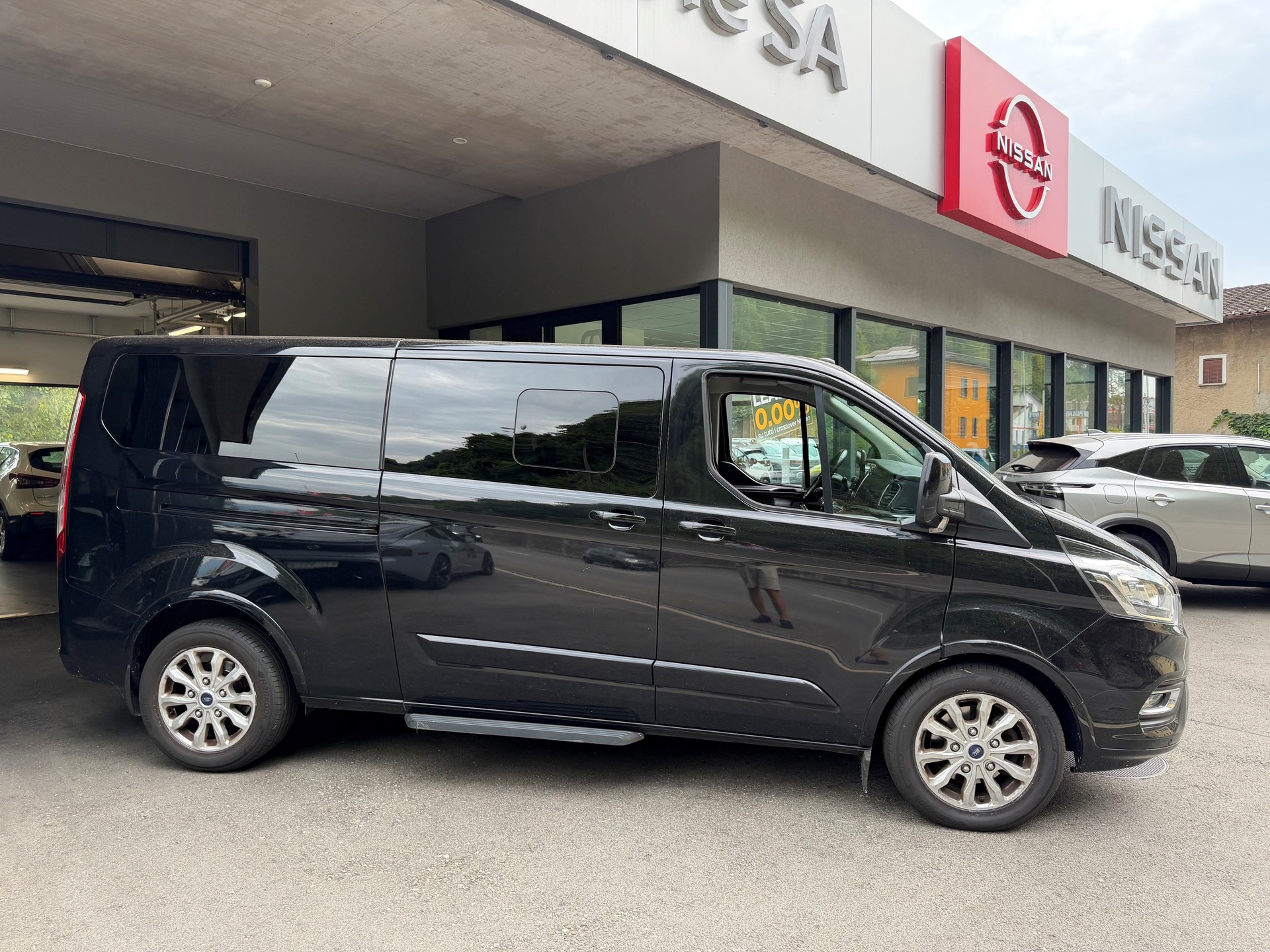FORD Tourneo Custom 310 L2H1 Titanium-image-1