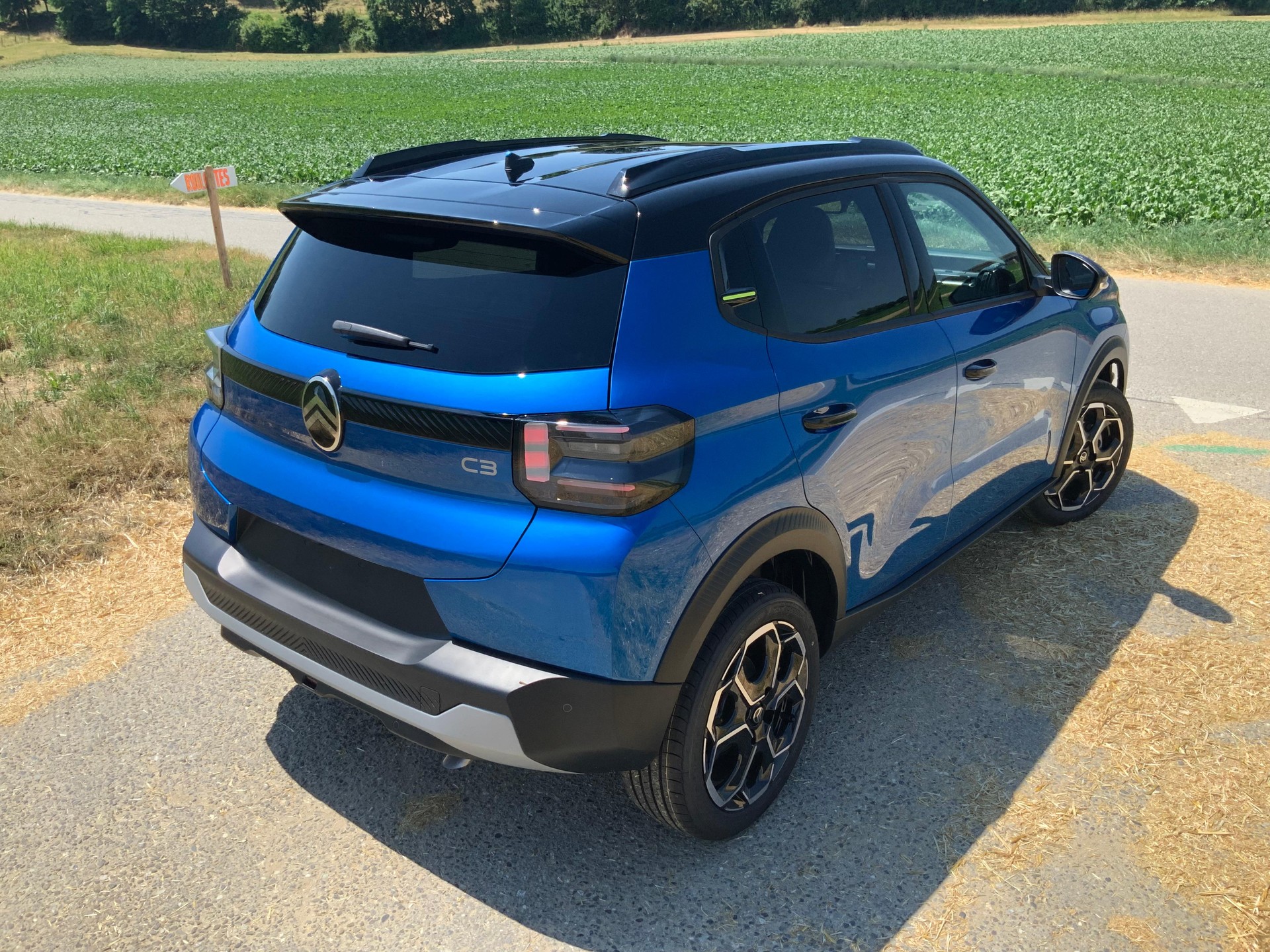 CITROEN C3 1.2 Hybrid Edition Tricolore-showroom-element-3