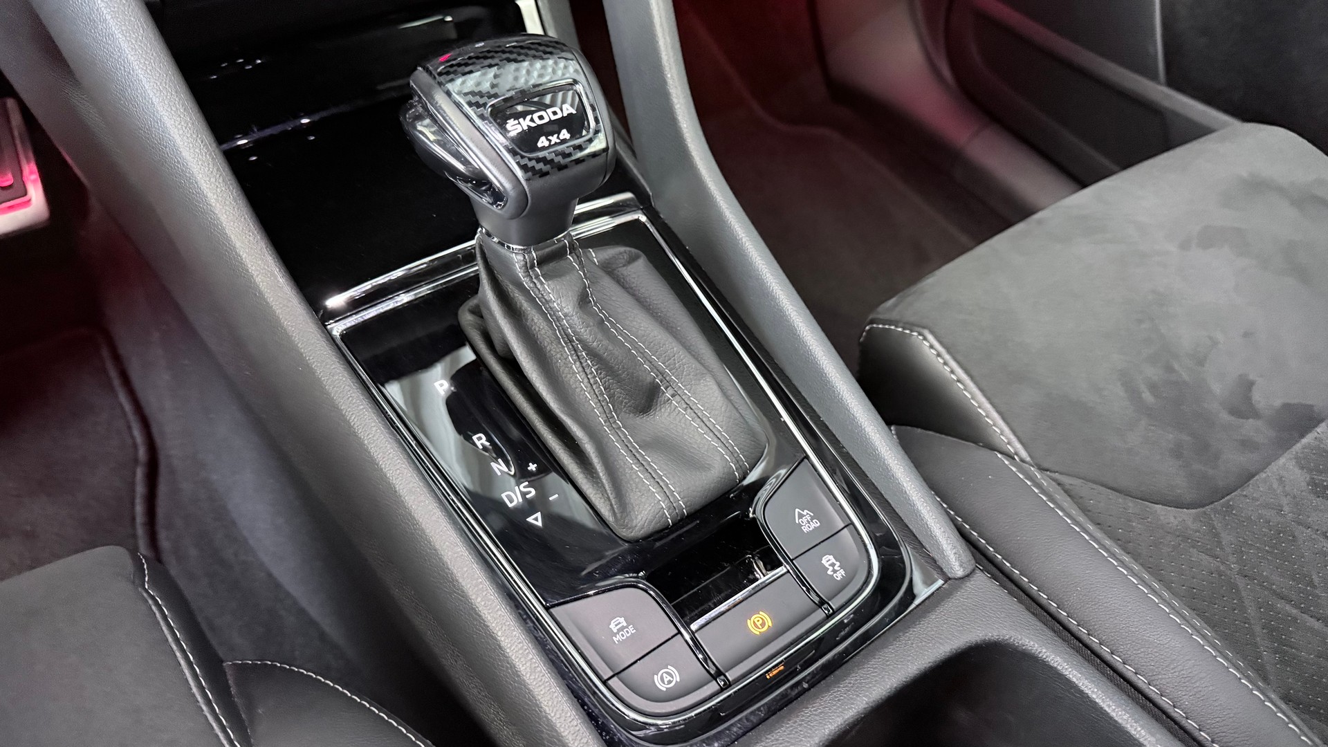 SKODA Kodiaq 2.0 TDI 200 Sportline DSG-image-14