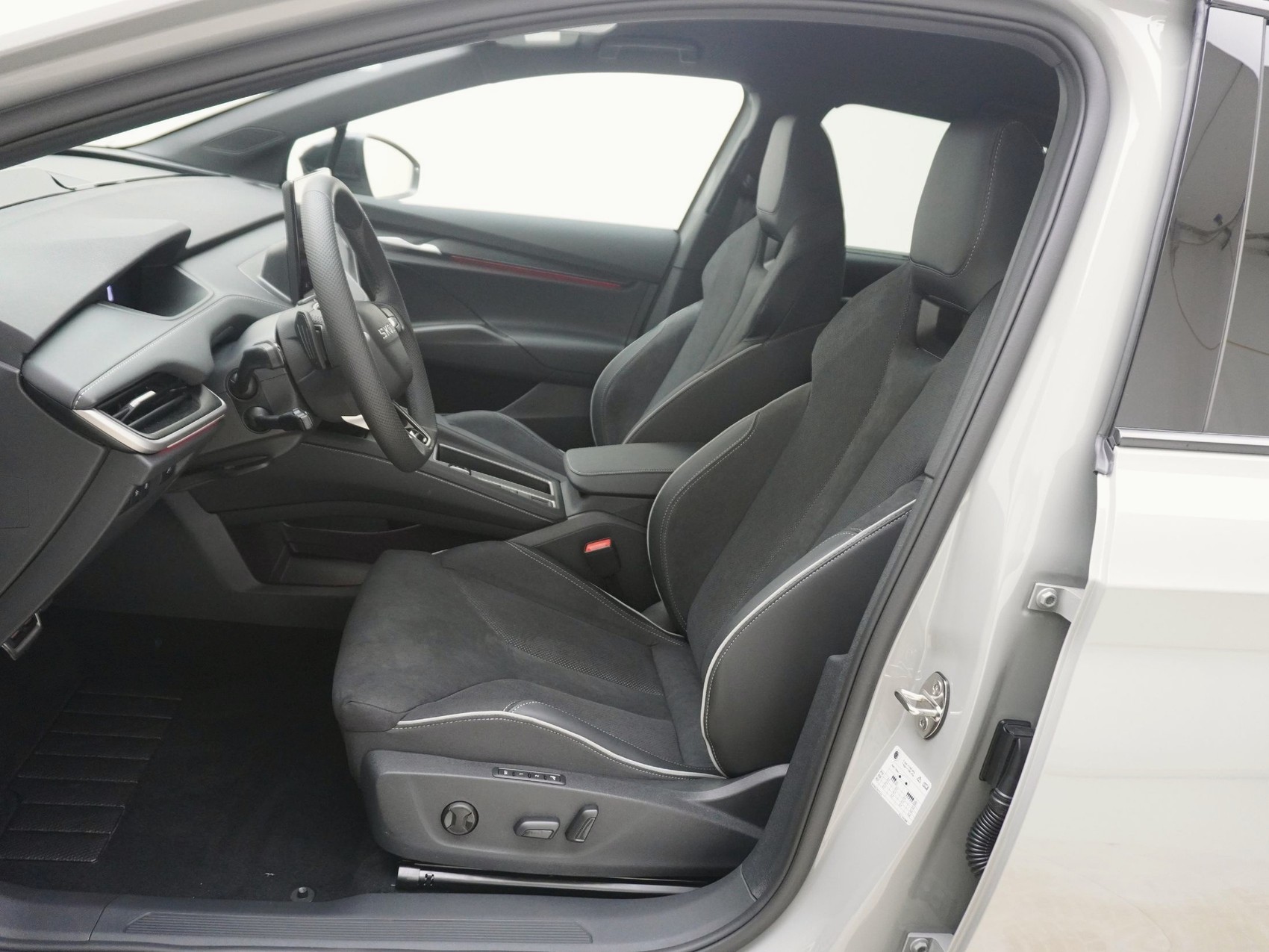 SKODA Elroq 85x SportLine Maxx 4x4-image-12