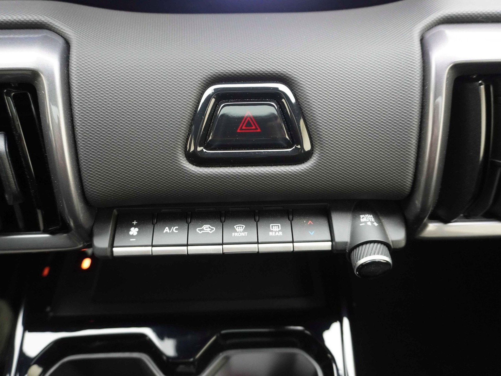 TOYOTA Urban Cruiser Premium AWD 😎 mit 360° Kamera 😎-image-16