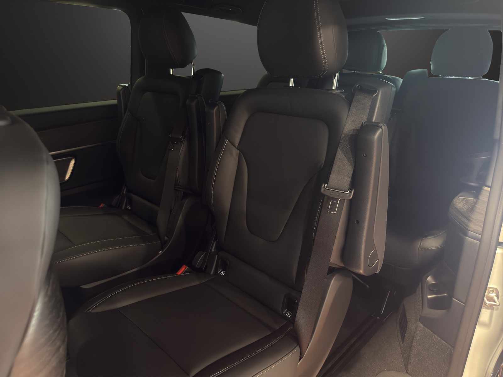 MERCEDES-BENZ V 300 d lang 4Matic Swiss Edition 9G-Tronic-image-7