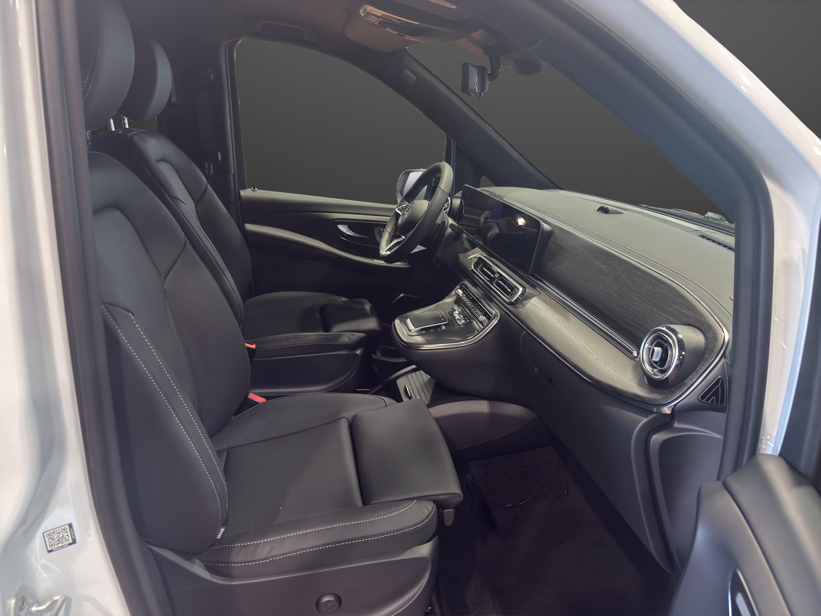 MERCEDES-BENZ V 300 d lang 4Matic Swiss Edition 9G-Tronic-image-9