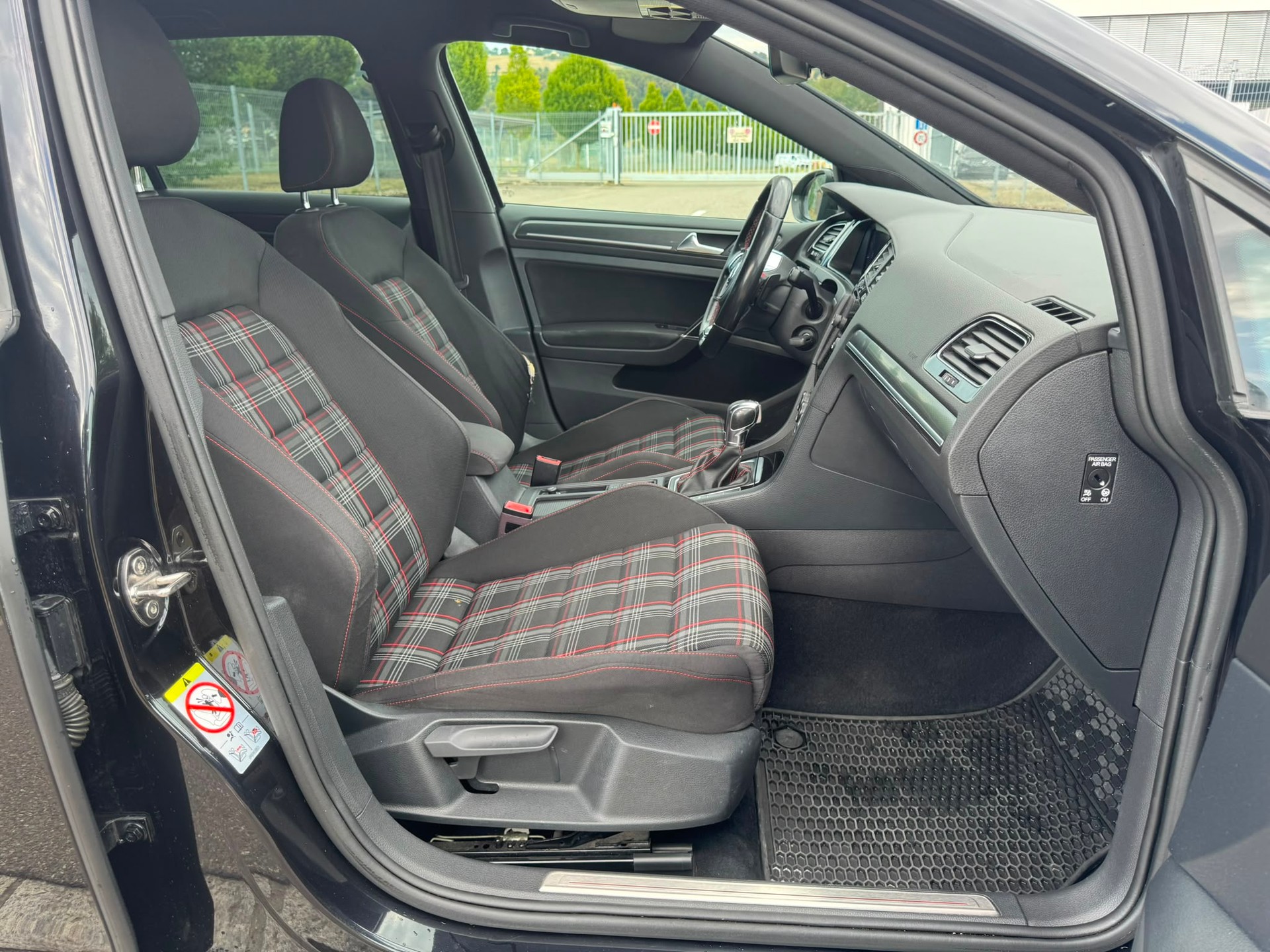 VW Golf 2.0 TSI GTI Performance DSG-image-12