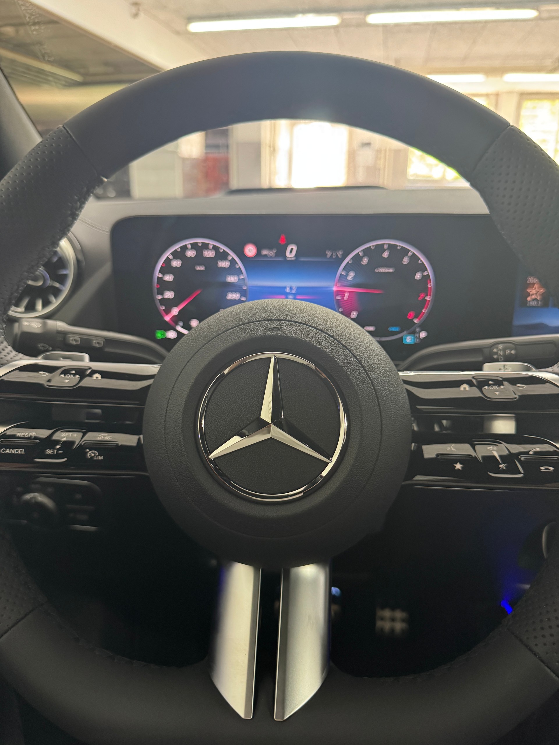 MERCEDES-BENZ GLA 250 4Matic Swiss Star-image-9