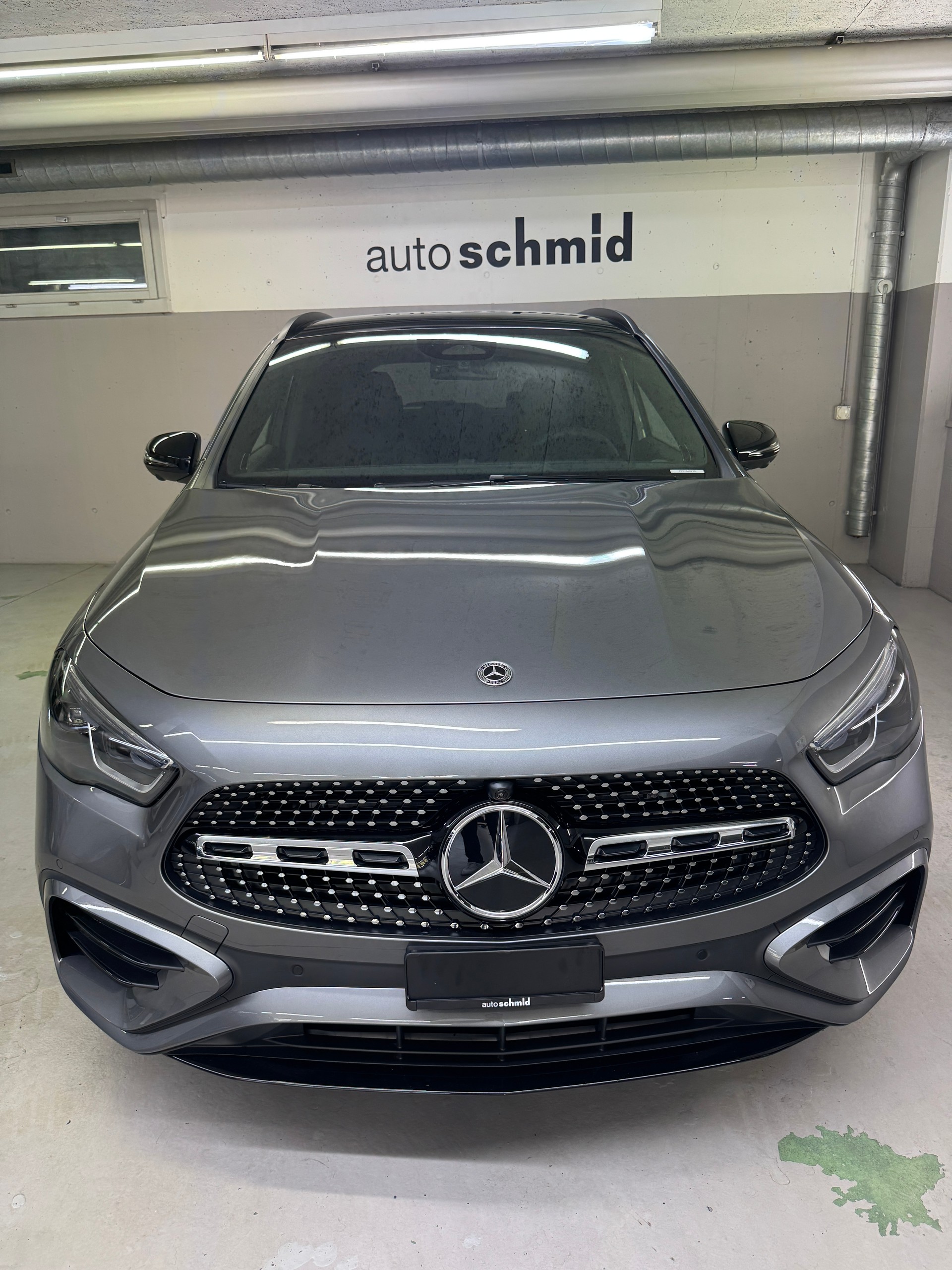 MERCEDES-BENZ GLA 250 4Matic Swiss Star-showroom-element-2