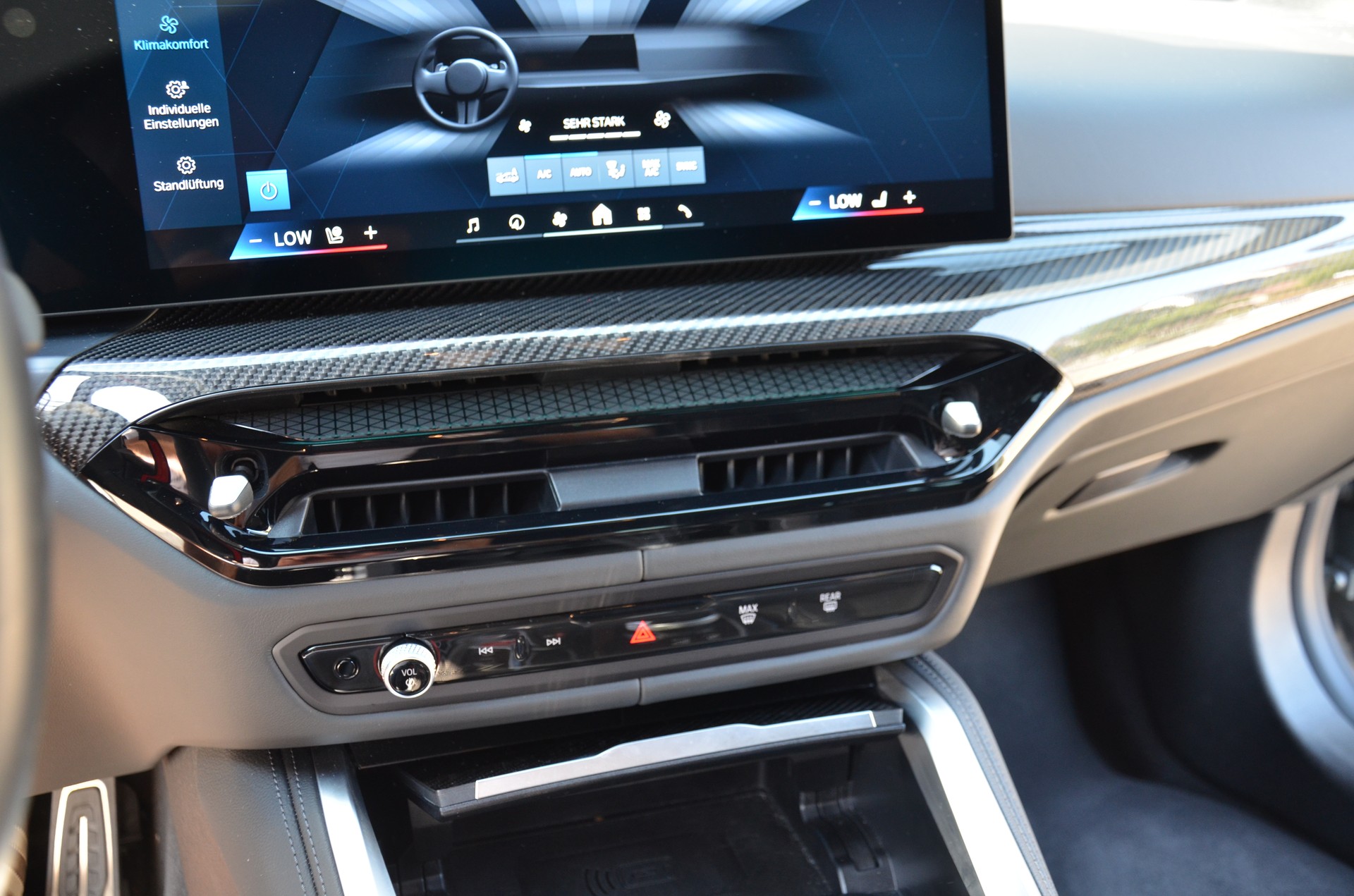 BMW M3 Touring xDrive Competition M-image-18