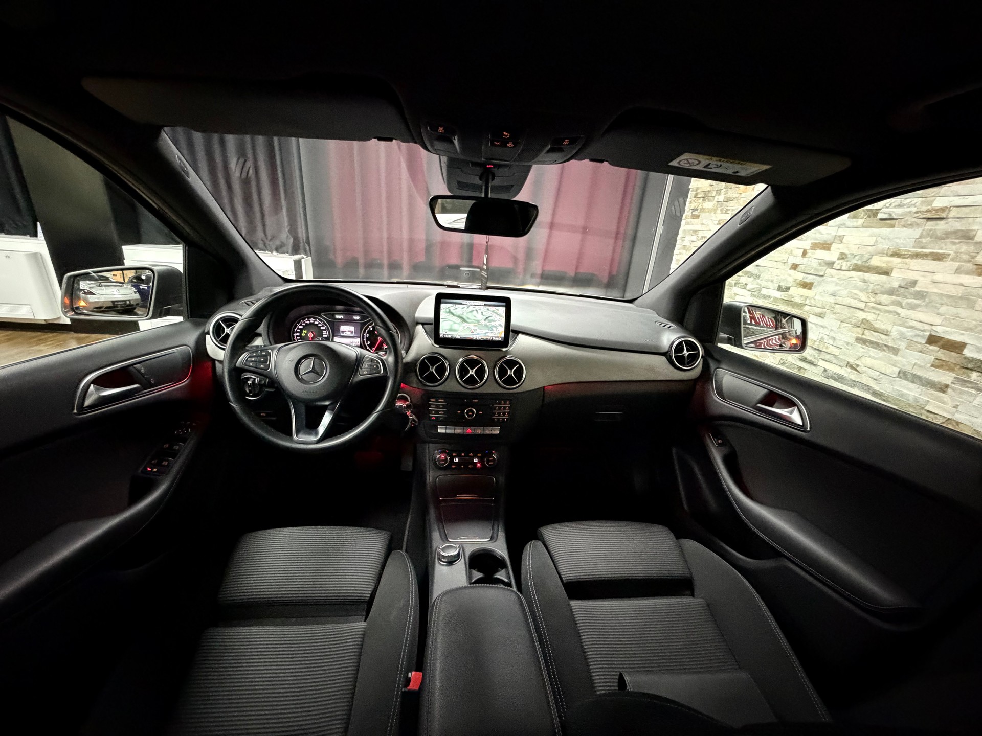 MERCEDES-BENZ B 200 Style 7G-DCT-image-23