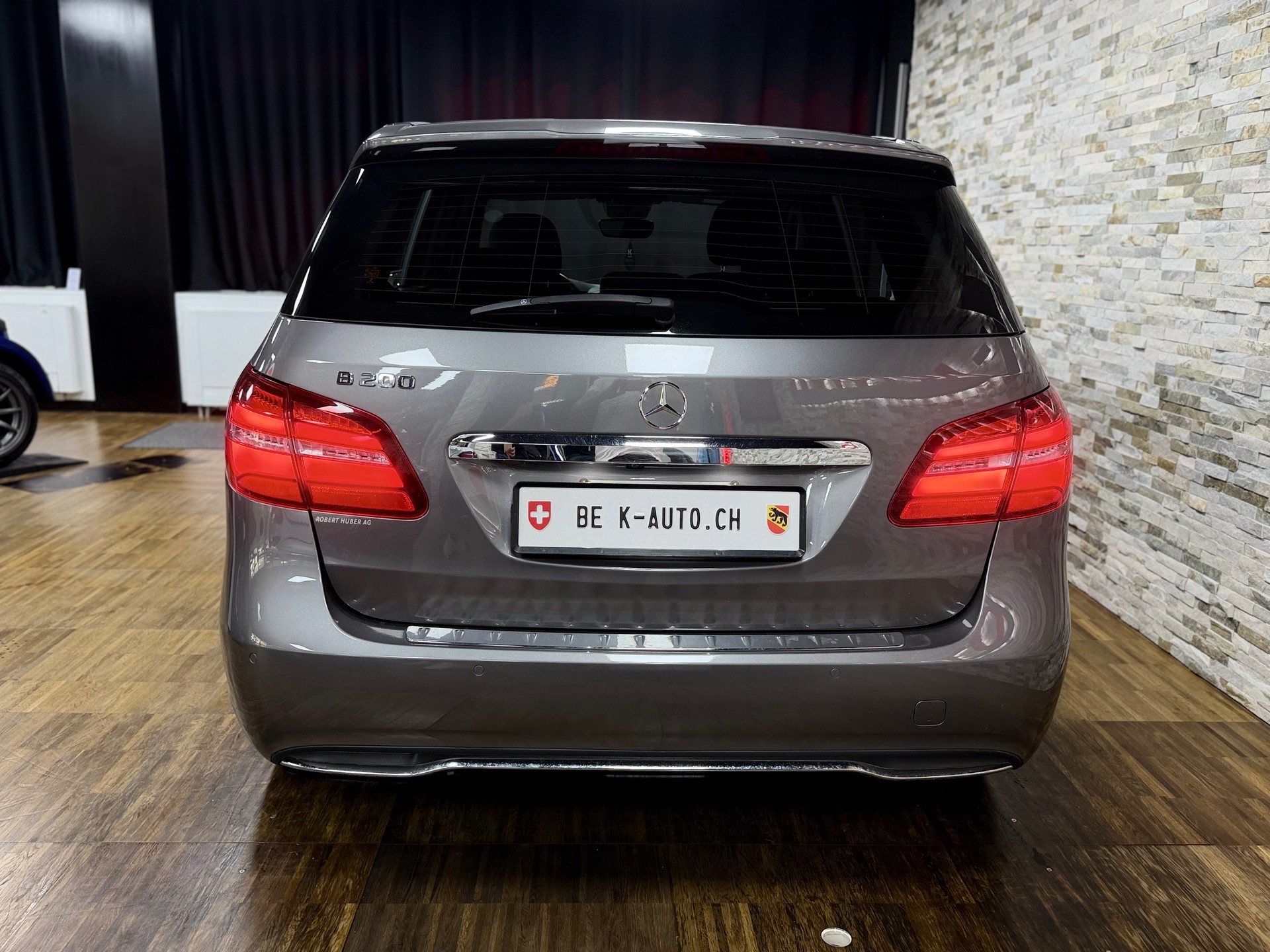 MERCEDES-BENZ B 200 Style 7G-DCT-showroom-element-3