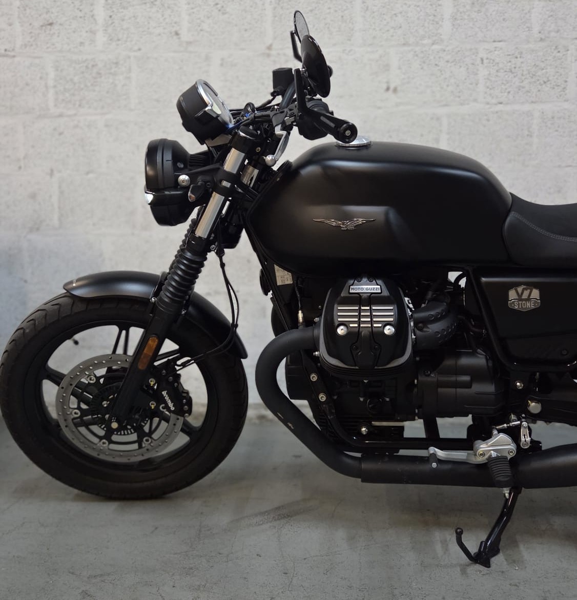 MOTO GUZZI V7 IV 850 Stone-showroom-element-1