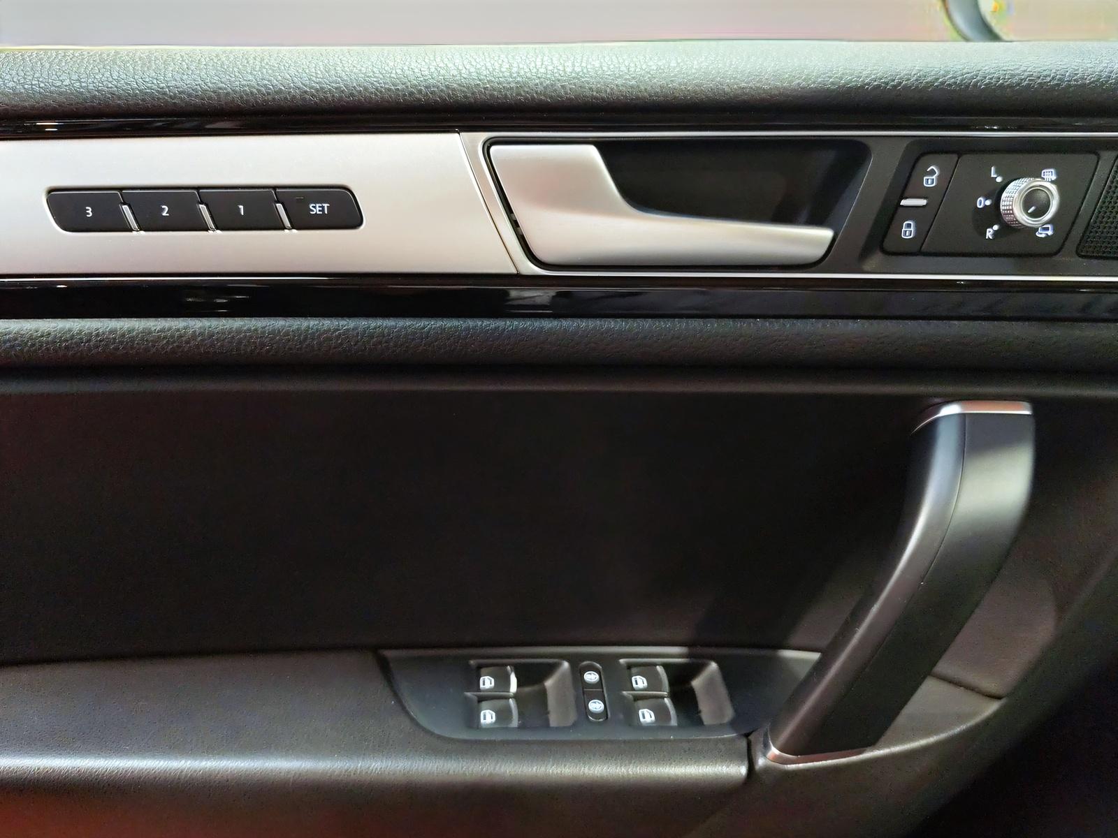 VW Touareg 3.0 V6 TDI 262 BMT TT 4Xm-image-13