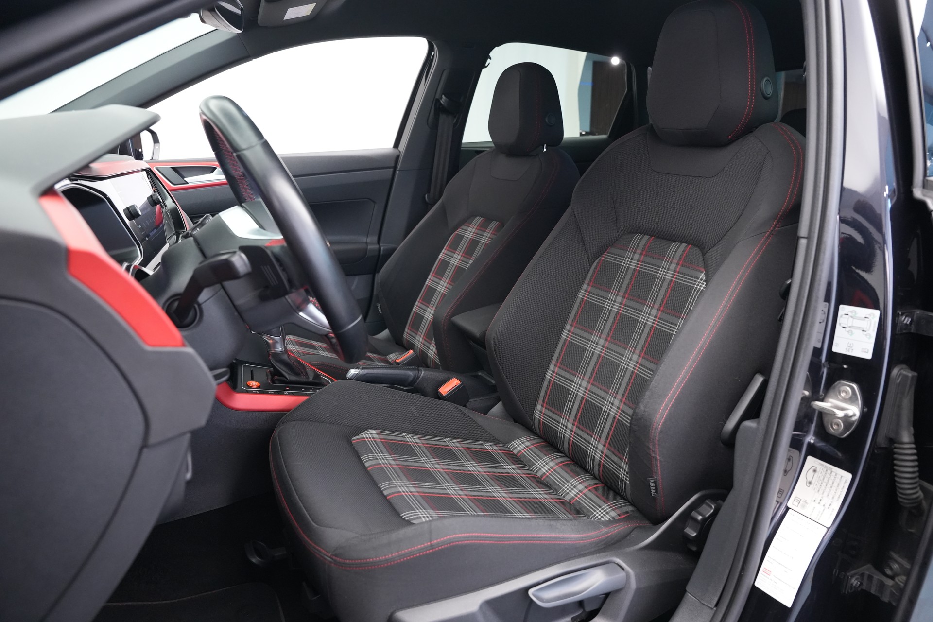 VW Polo 2.0 TSI GTI DSG *CH-Fahrzeug*-image-12