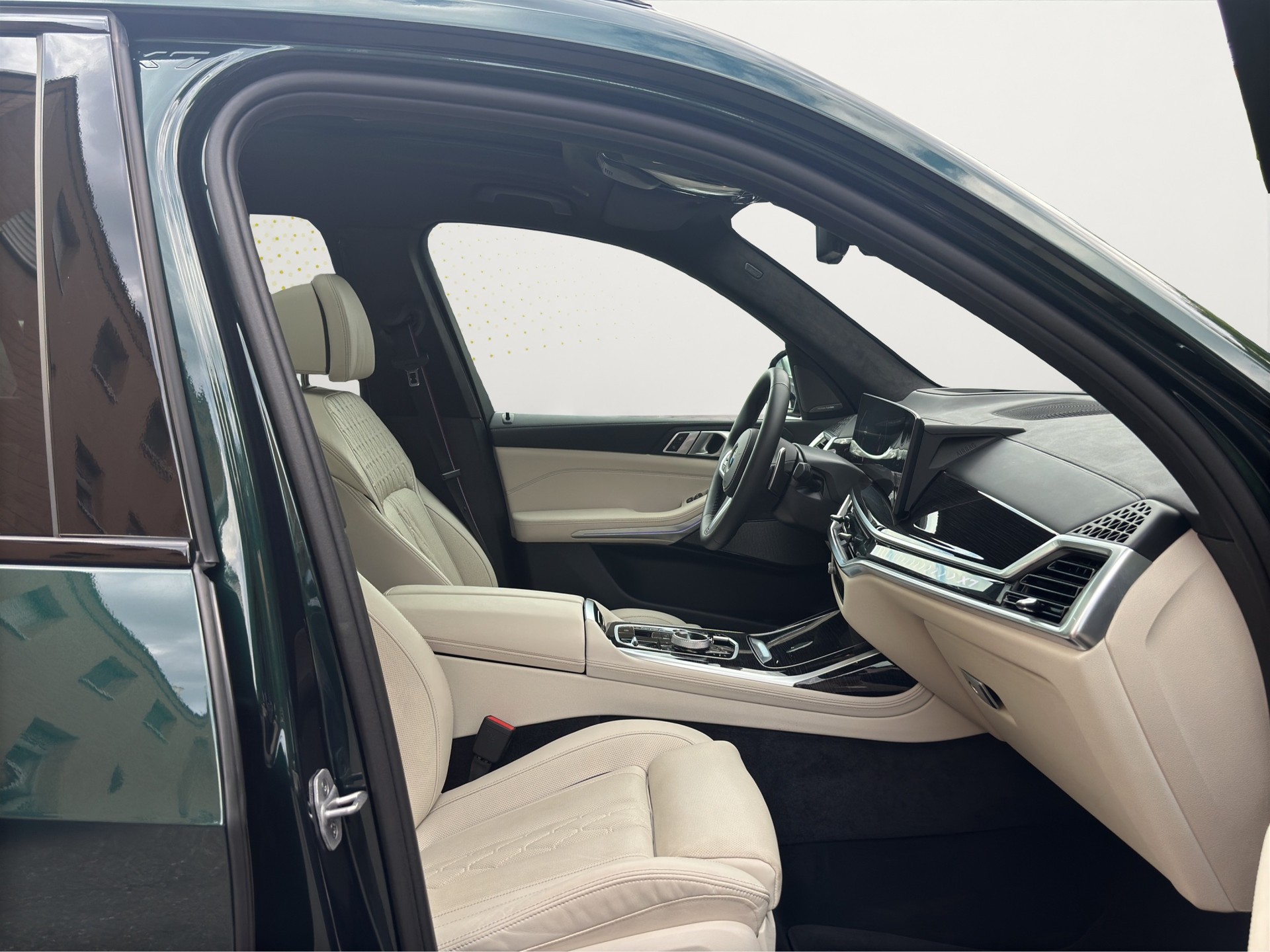 BMW X7 xDrive 48V 40d M Sport Pro (CH) AHK FACELIFT INDIVIDUAL-image-12