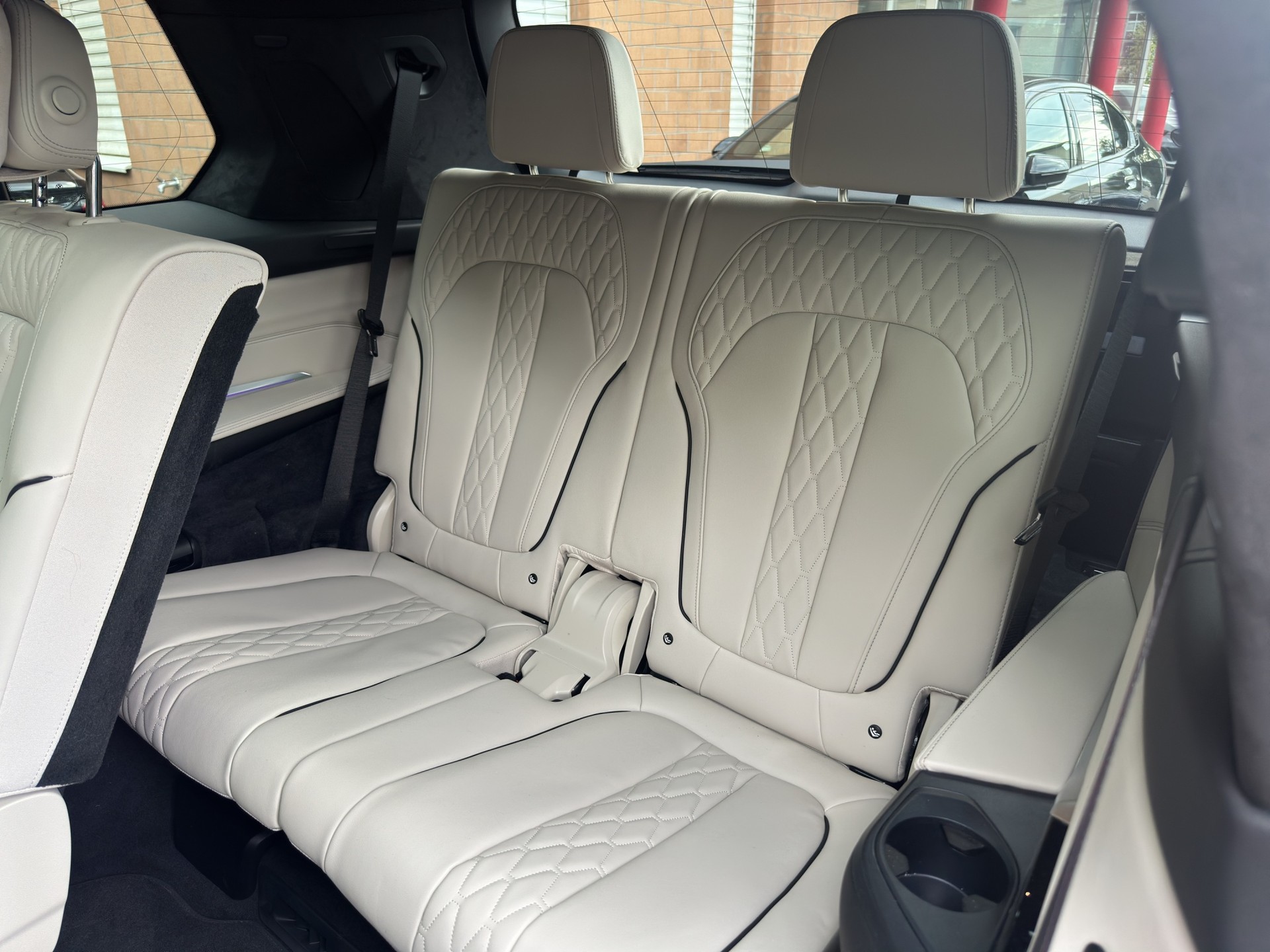 BMW X7 xDrive 48V 40d M Sport Pro (CH) AHK FACELIFT INDIVIDUAL-image-14