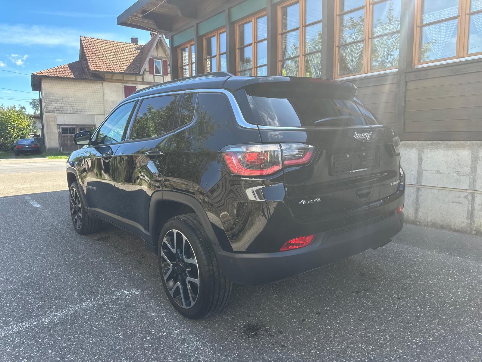 JEEP Compass 1.4 Turbo Limited AWD 9ATX-showroom-element-3