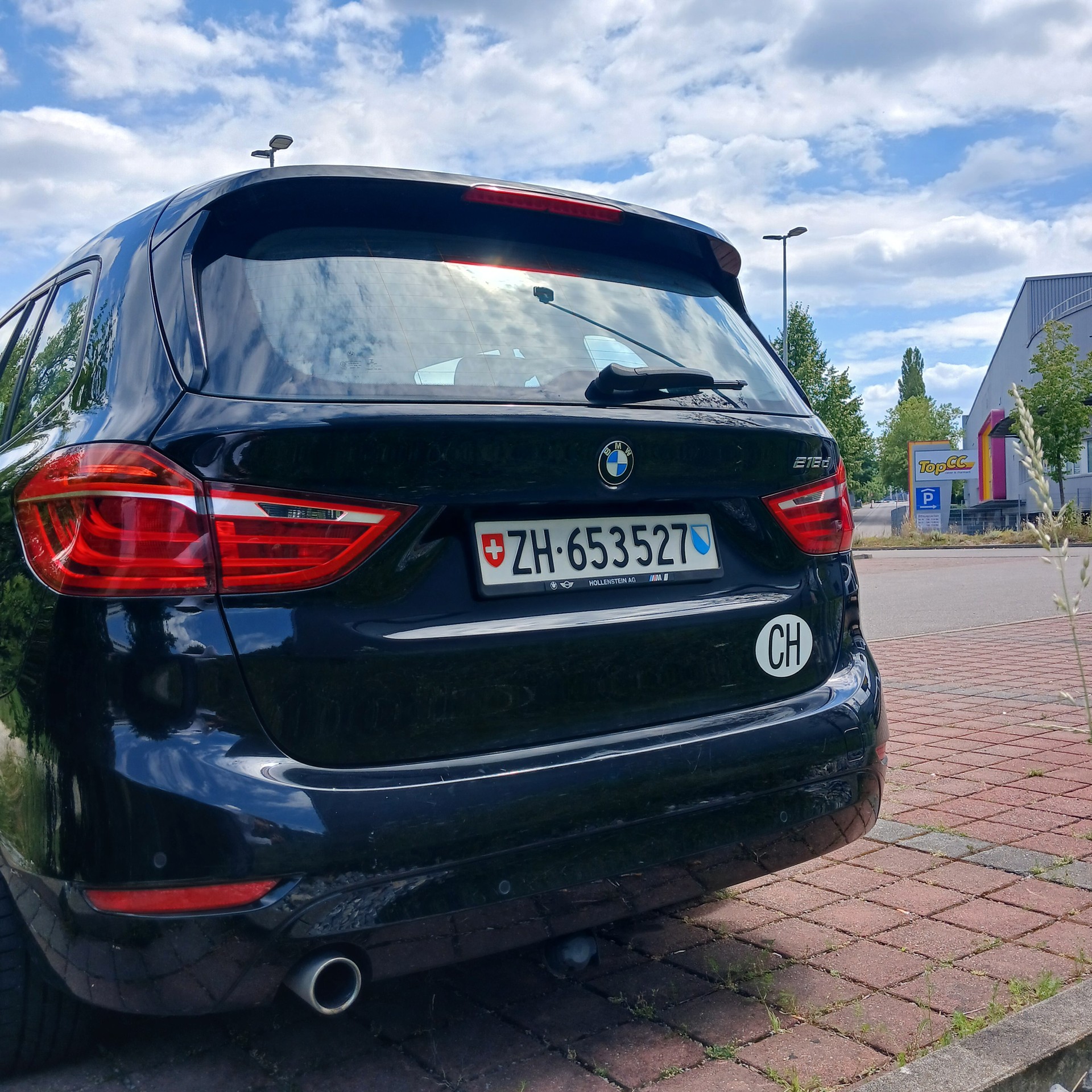 BMW 216d-image-3