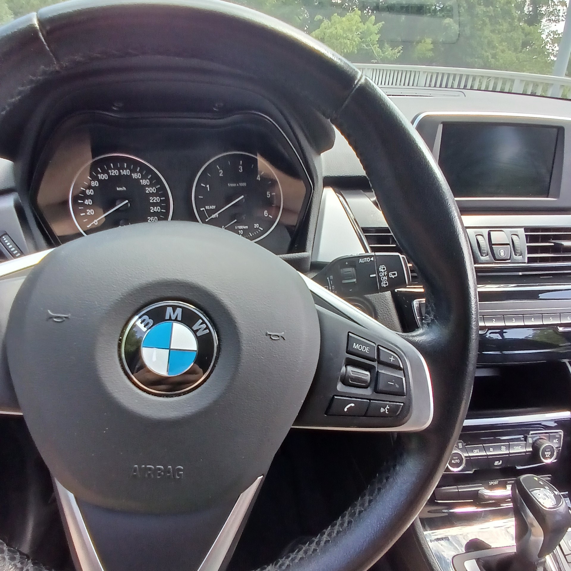 BMW 216d-image-18