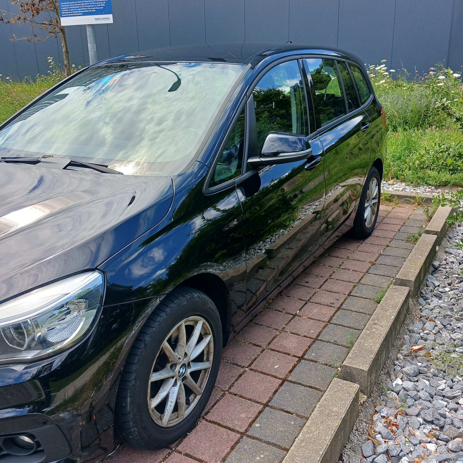 BMW 216d