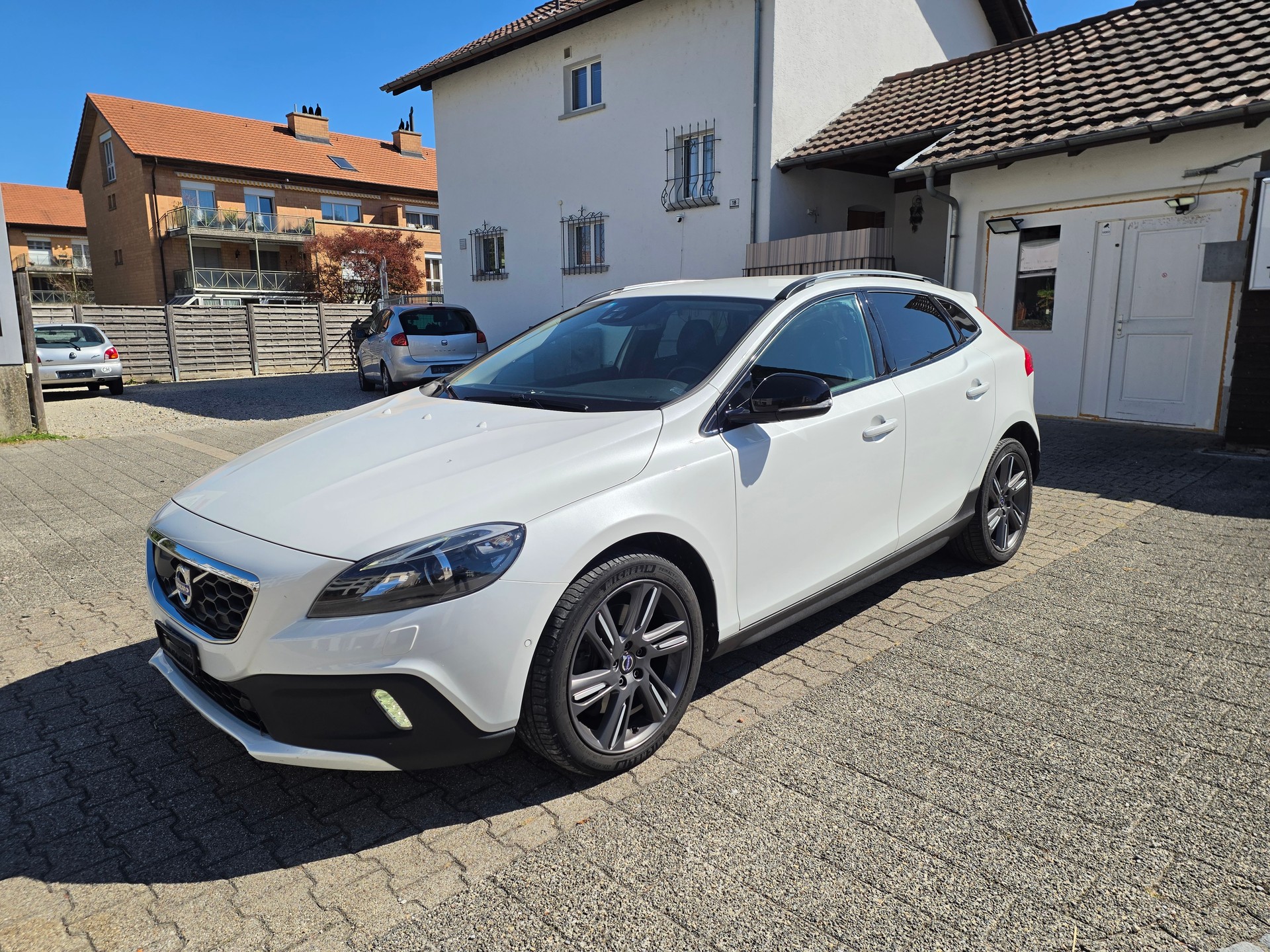 VOLVO V40 Cross Country T5 AWD Summum Geartronic-image-4