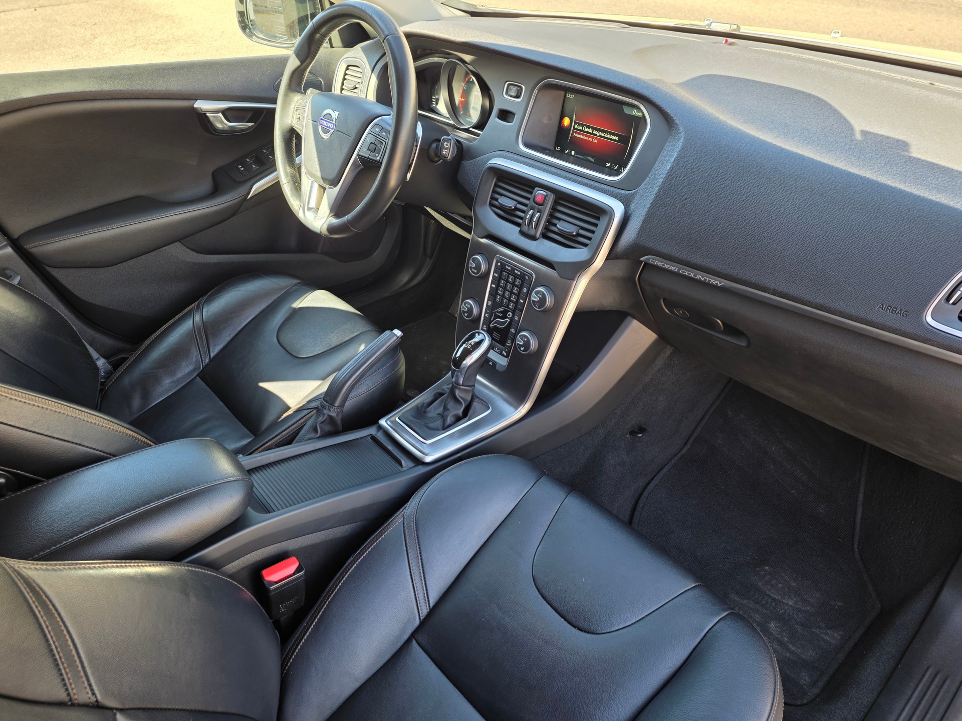 VOLVO V40 Cross Country T5 AWD Summum Geartronic-image-9