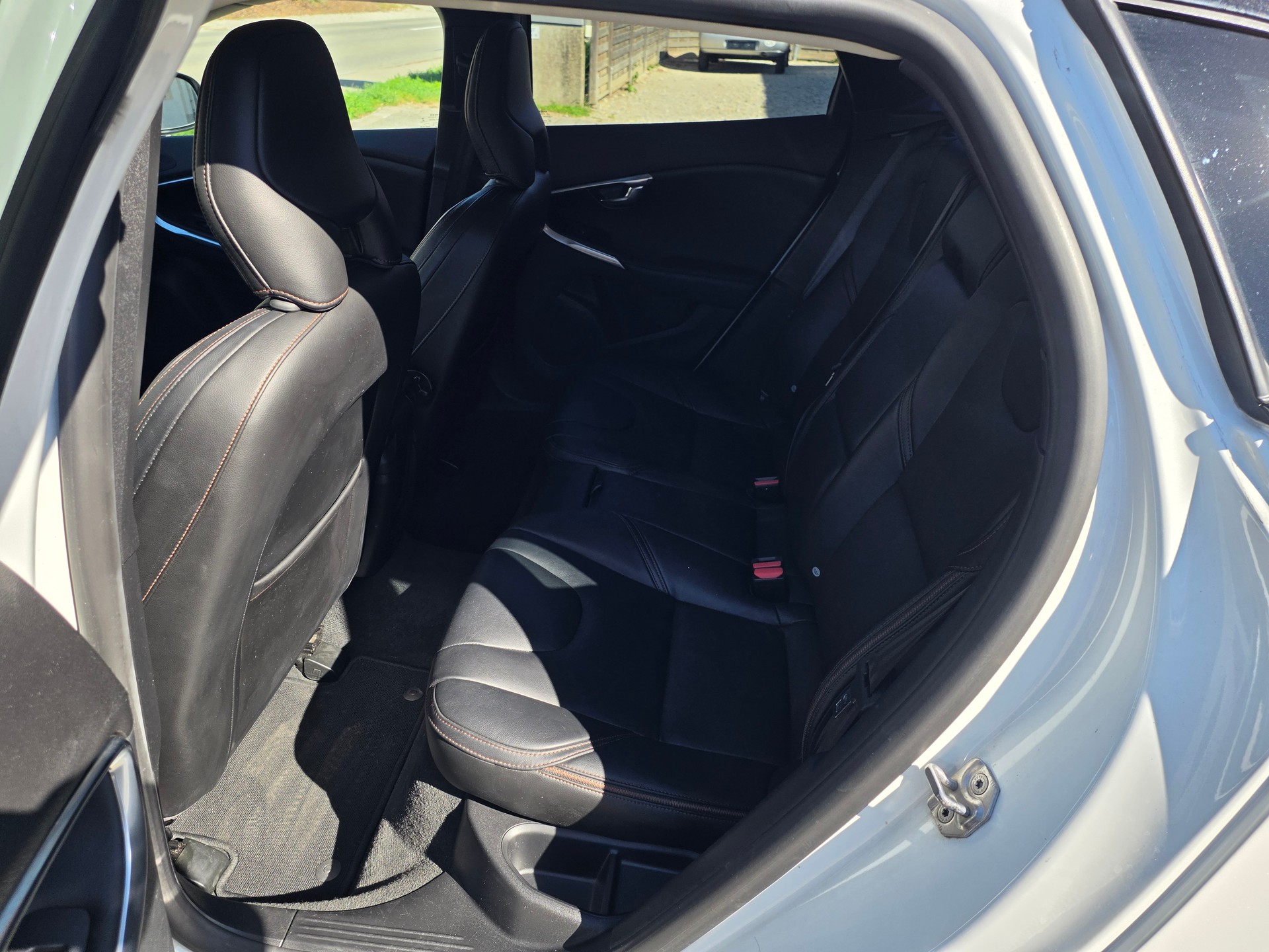 VOLVO V40 Cross Country T5 AWD Summum Geartronic-image-6