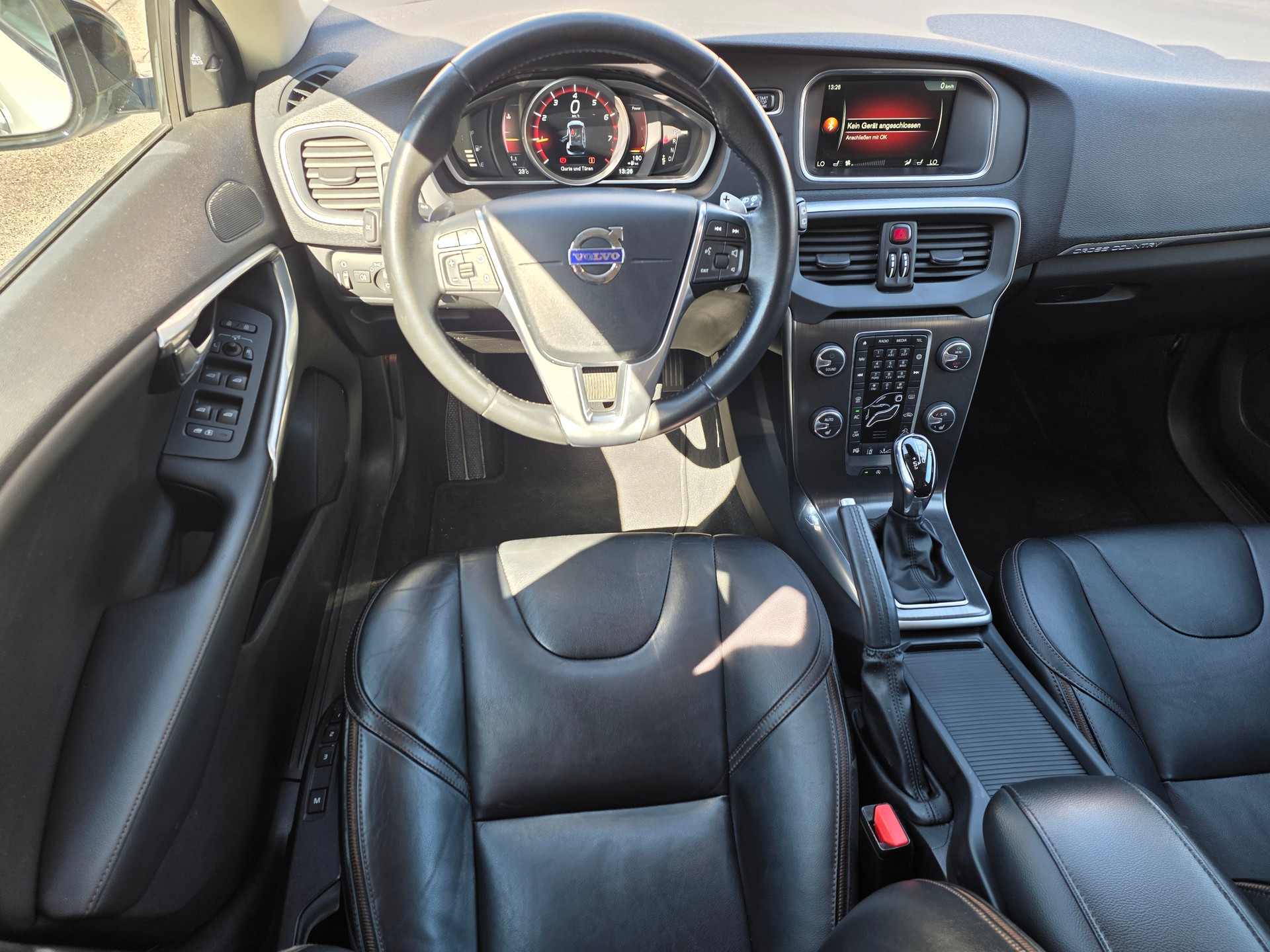 VOLVO V40 Cross Country T5 AWD Summum Geartronic-image-7