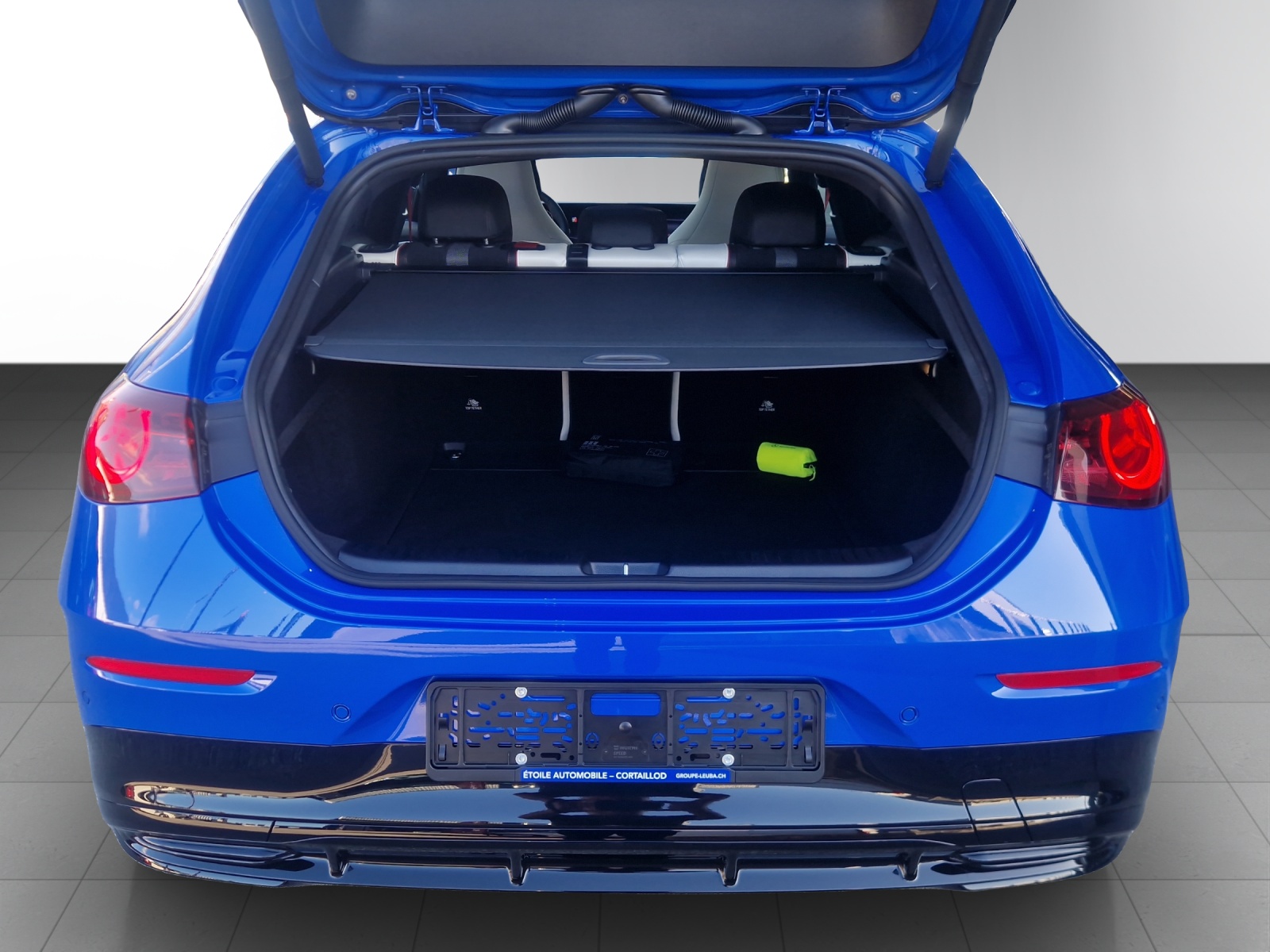 MERCEDES-BENZ CLA 220 8G-DCT 4Matic-image-11