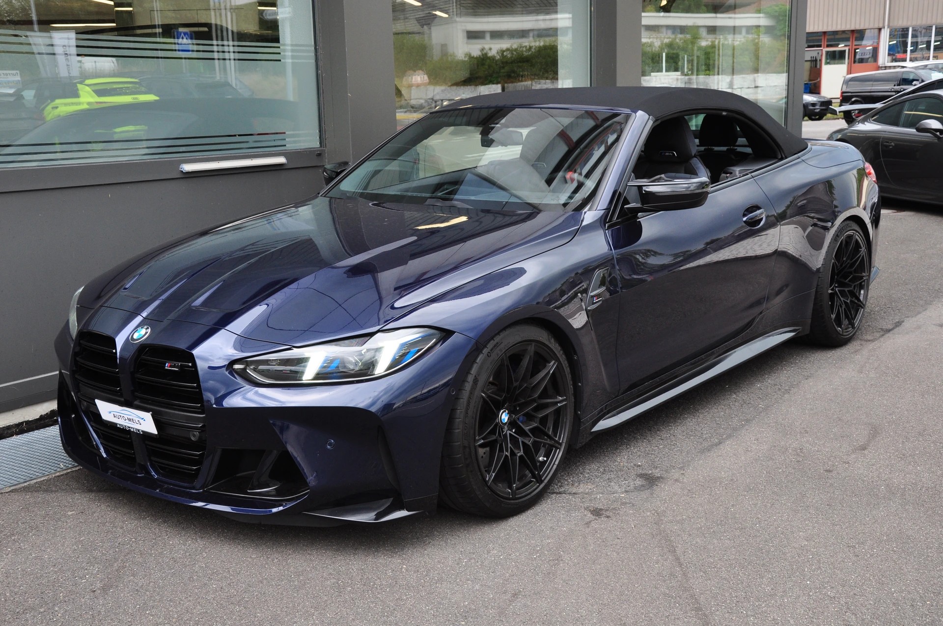 BMW M4 Cabrio Competition M xDrive-showroom-element-2