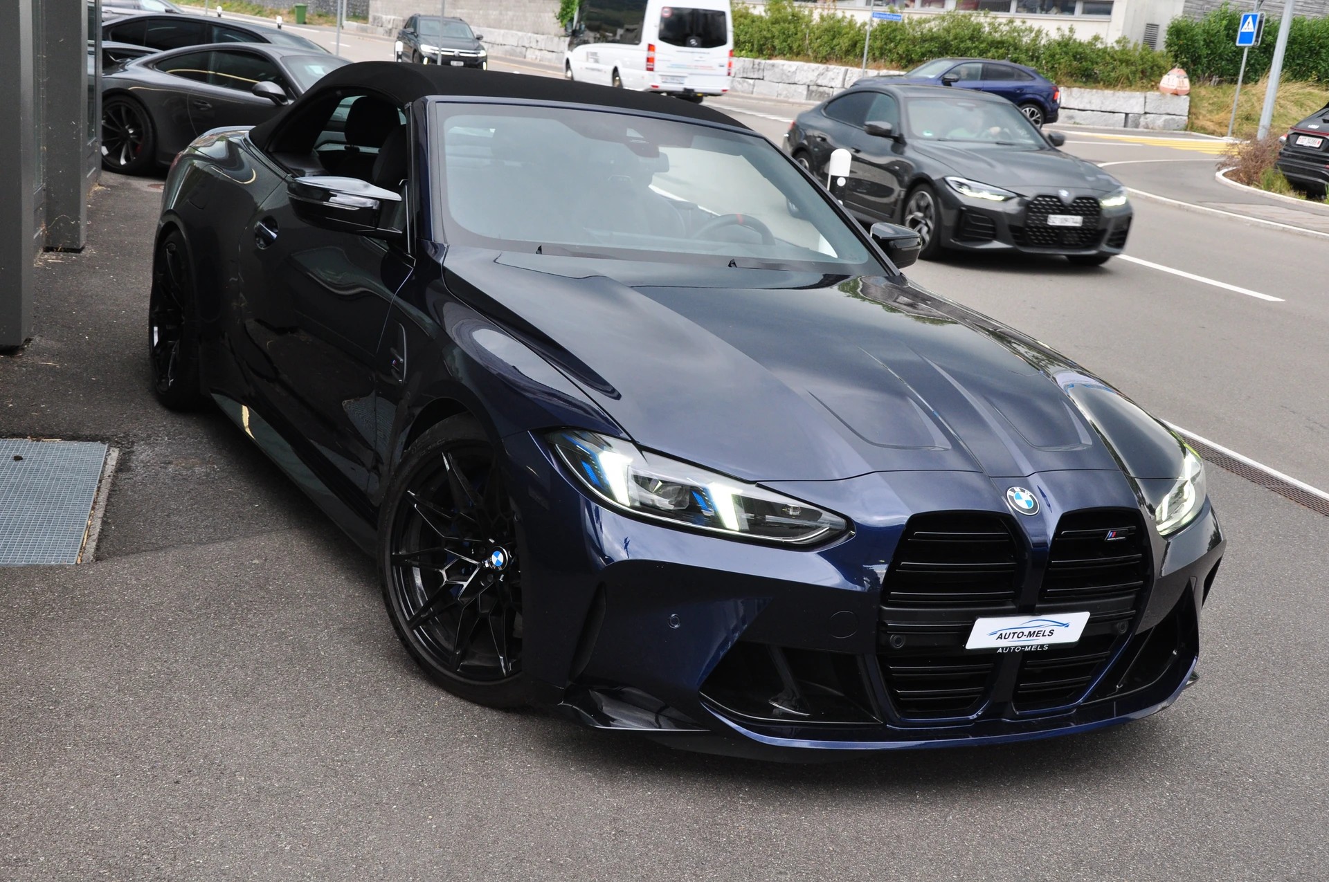 BMW M4 Cabrio Competition M xDrive-image-9