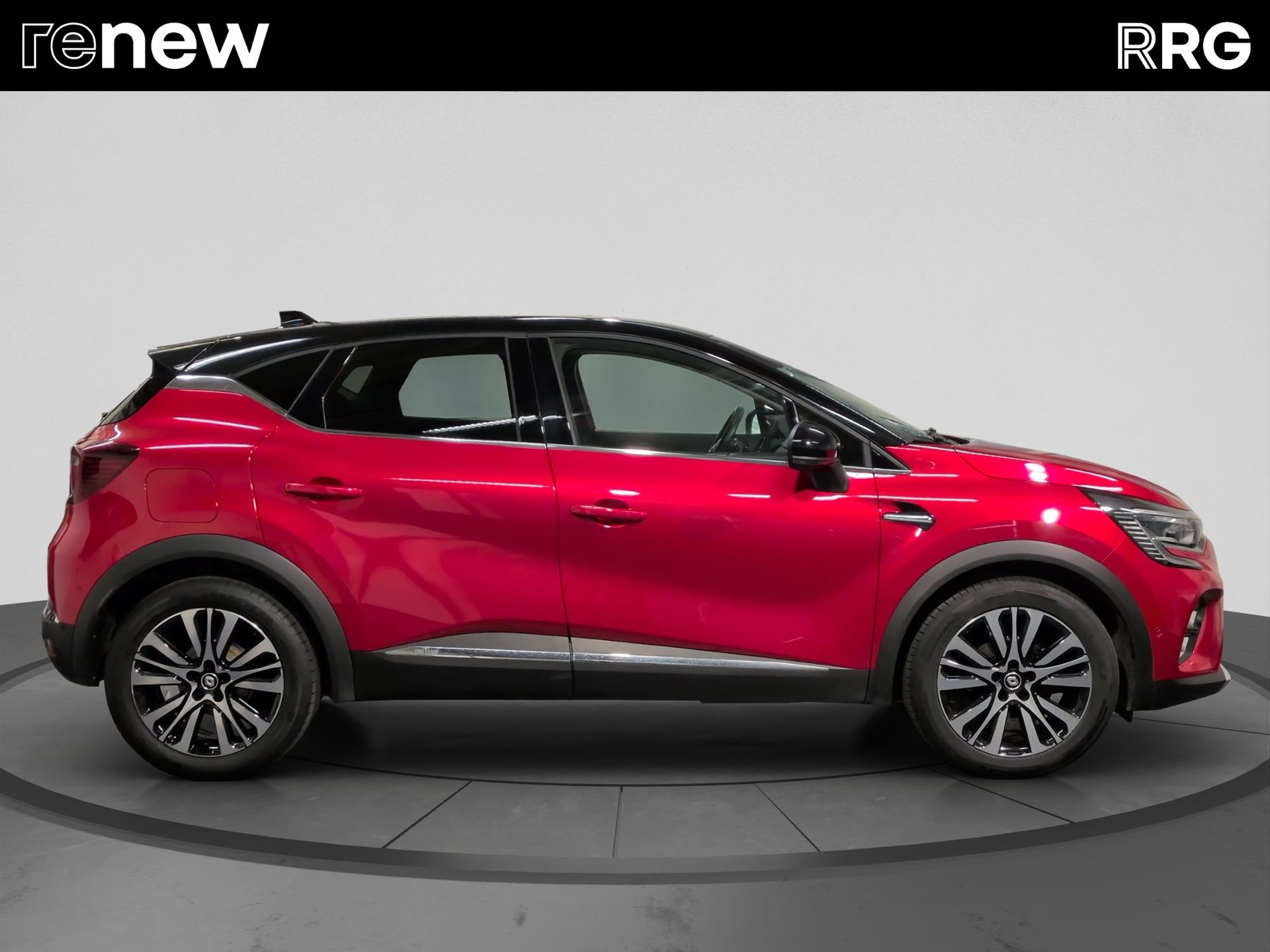 RENAULT Captur 1.3 TCe EDC Initiale Paris-showroom-element-1