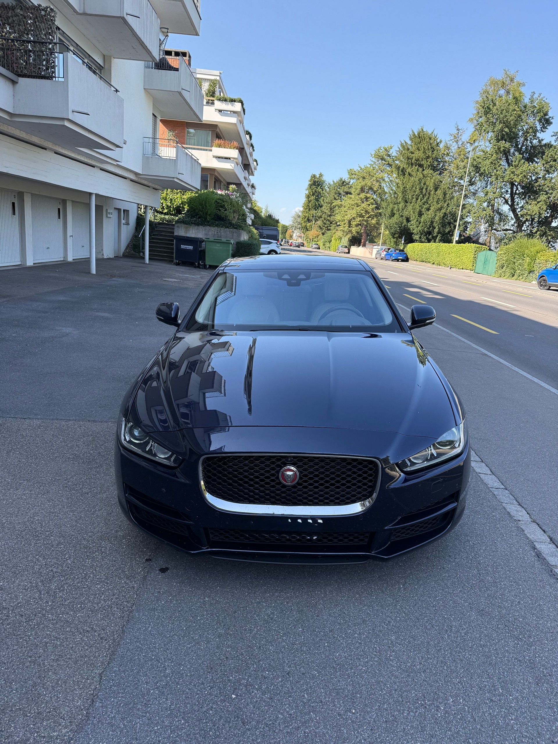 JAGUAR 2.0 D 180 Portfolio-image-4
