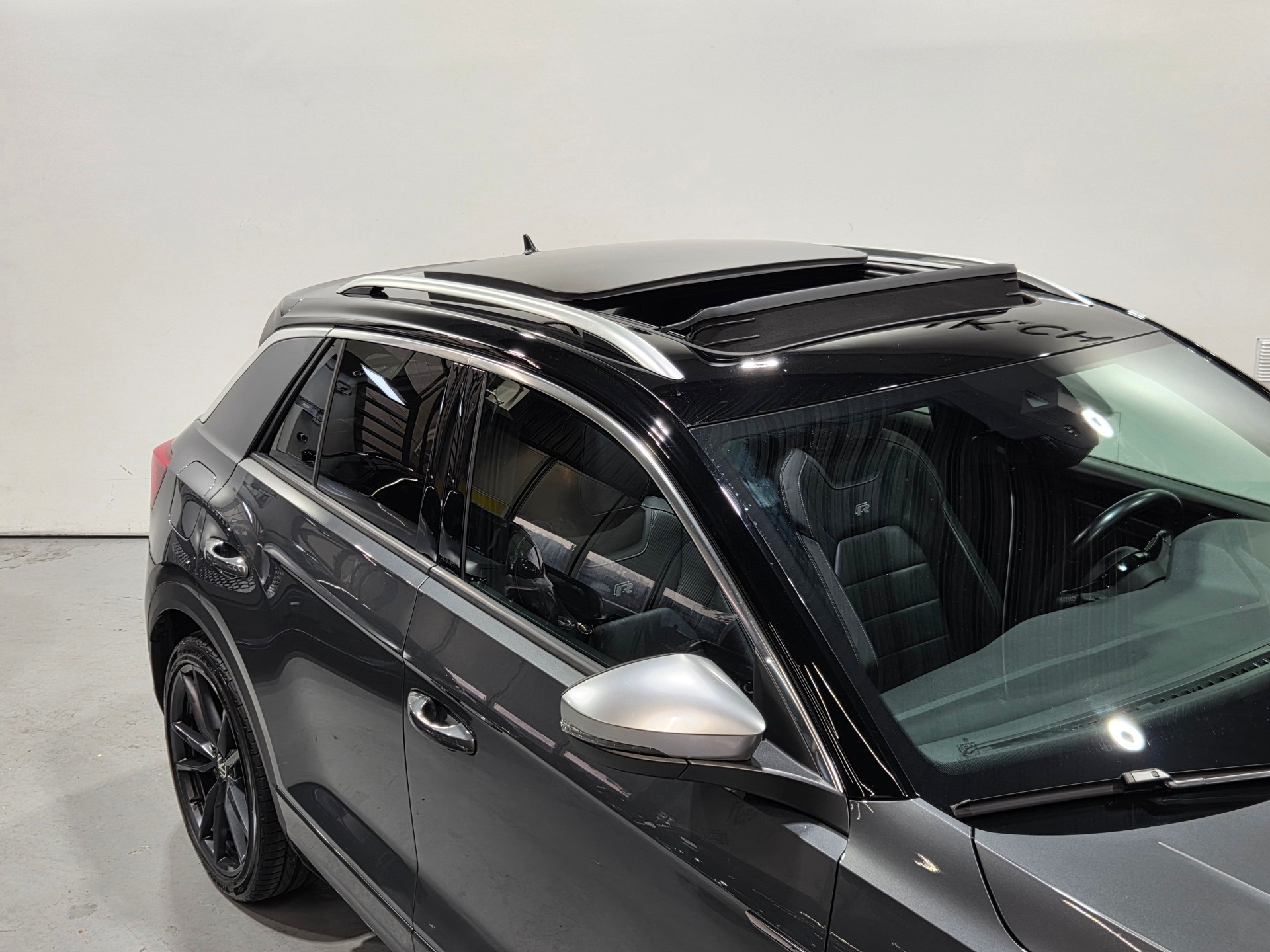 VW T-Roc 2.0 TSI R DSG 4motion-image-10