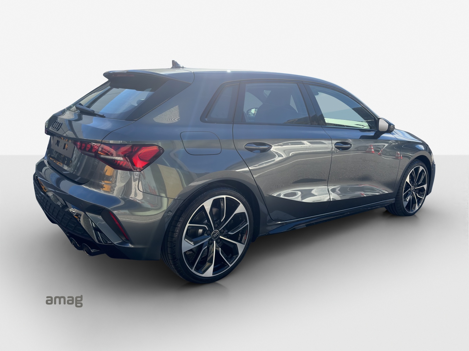 AUDI S3 Sportback TFSI quattro S-tronic-image-4