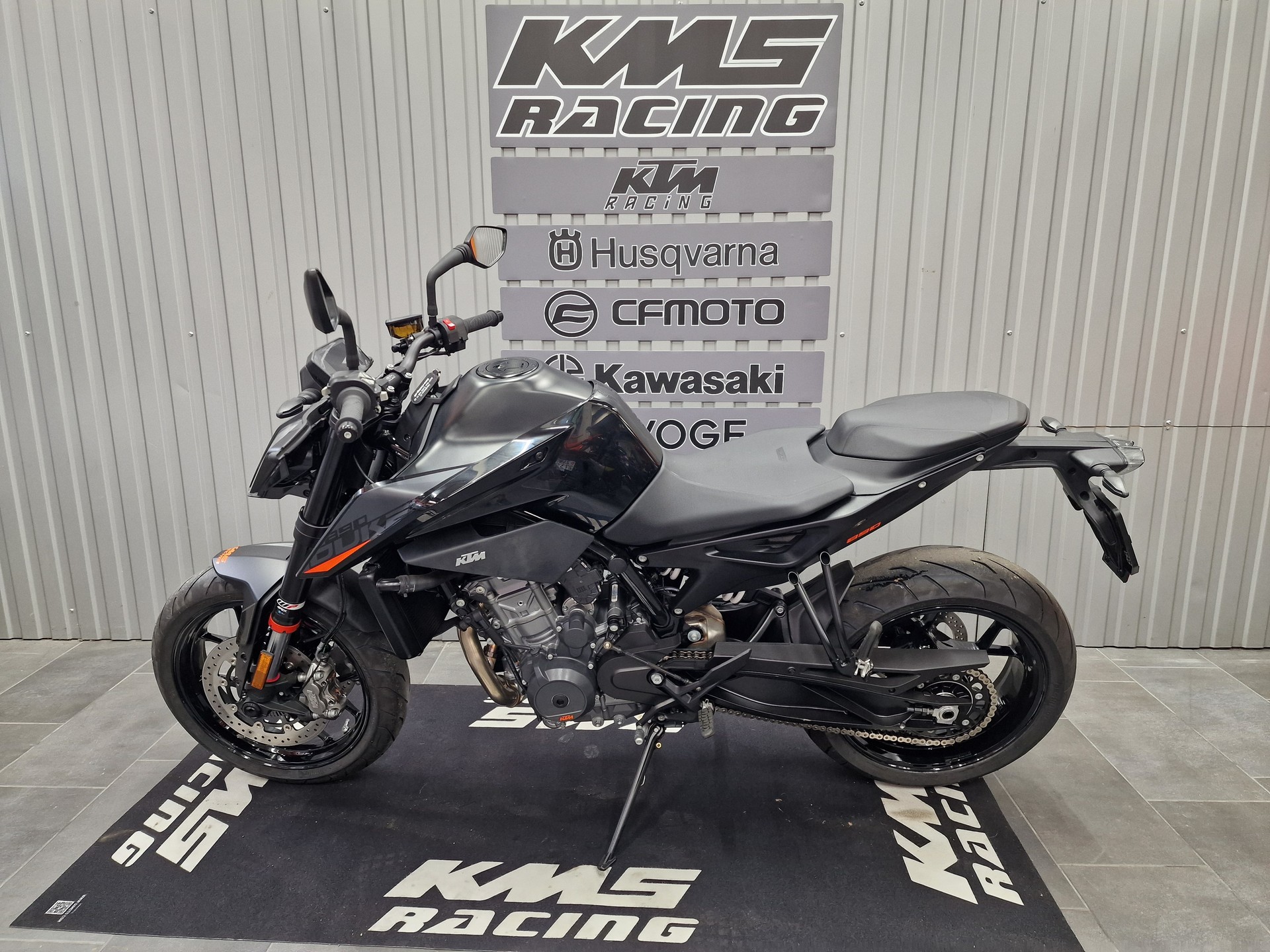 KTM 890 Duke-image-3