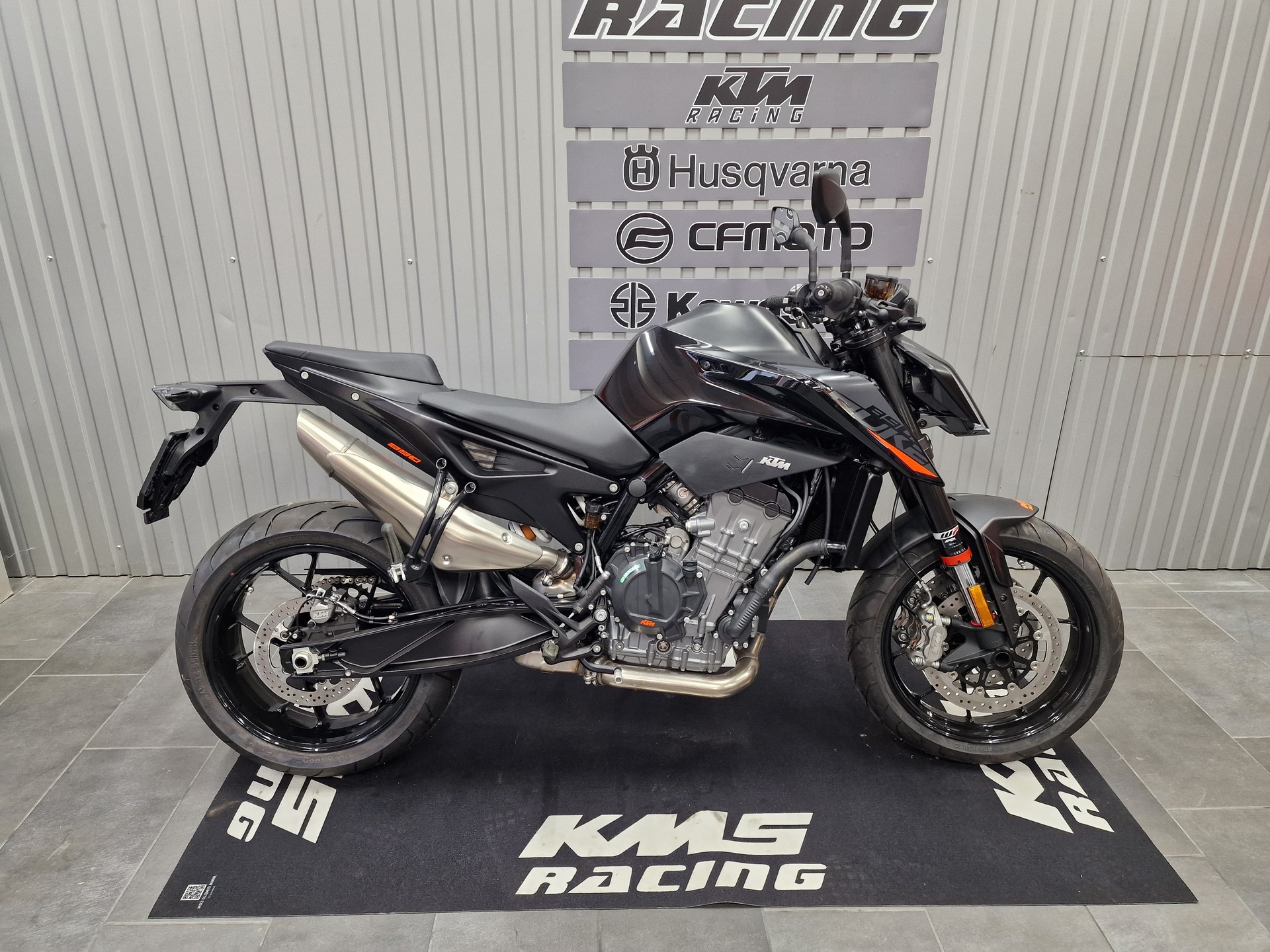 KTM 890 Duke-image-0